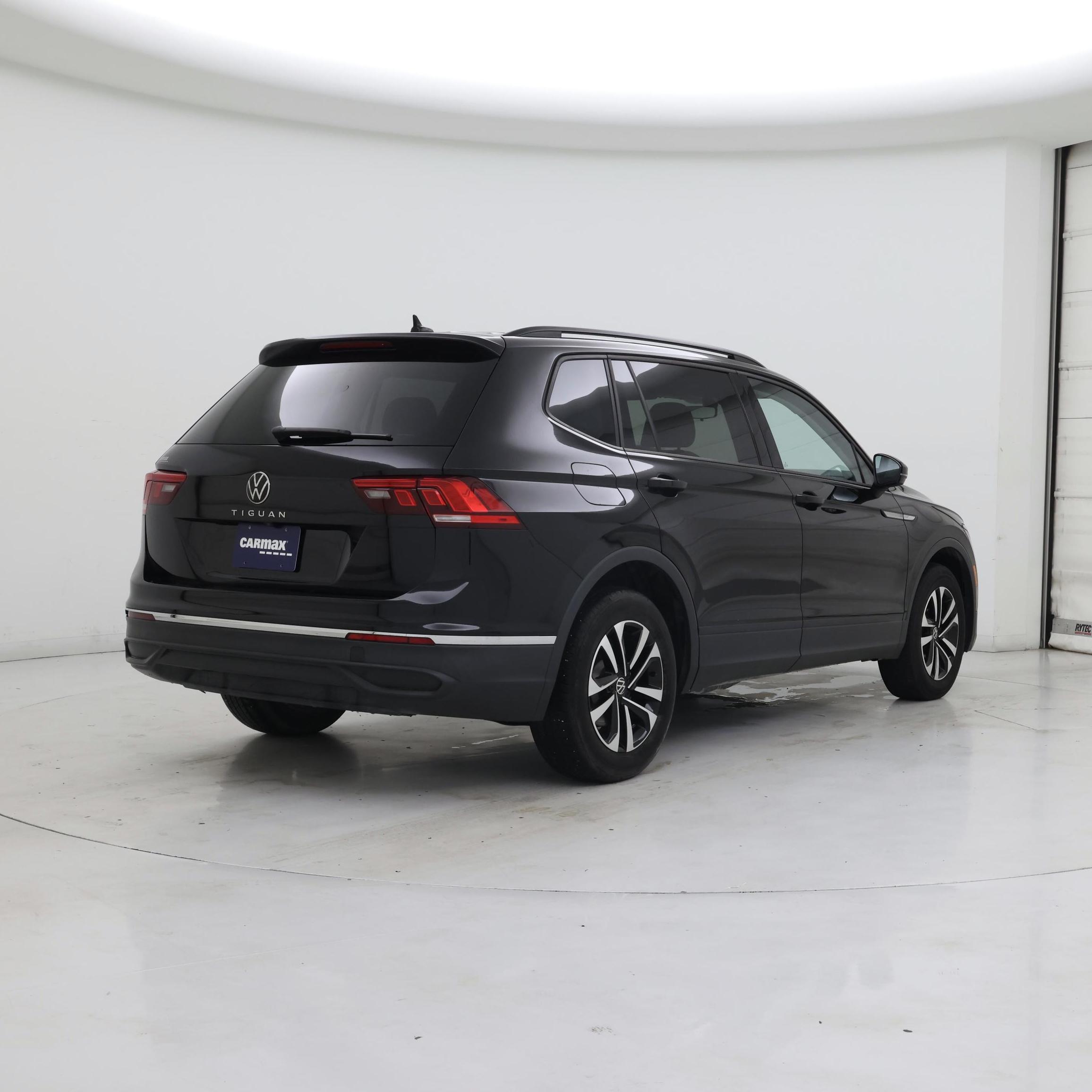 Thumbnail: 2023 Volkswagen Tiguan - 8