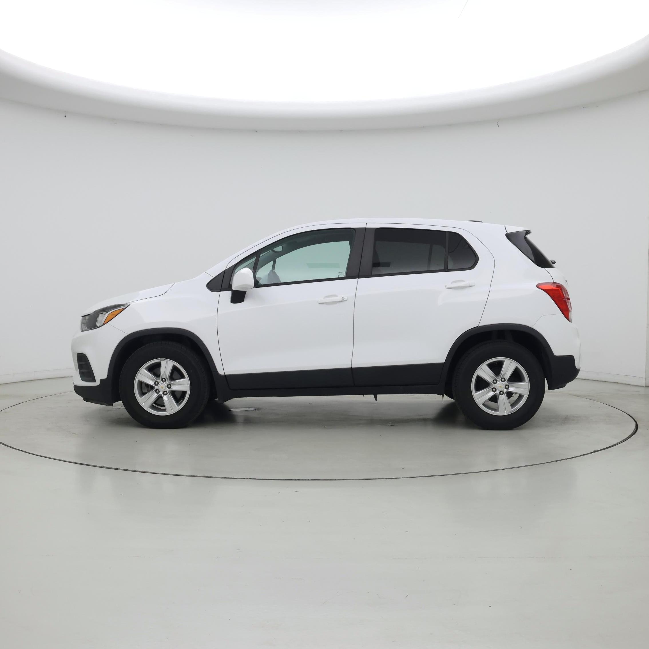 Thumbnail: 2021 Chevrolet Trax - 3