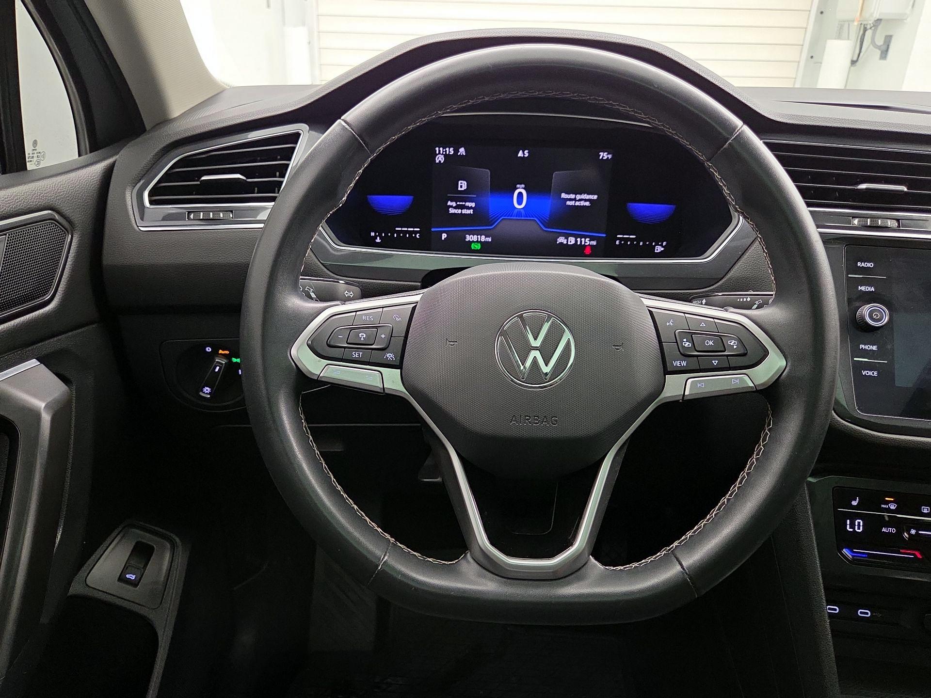 Thumbnail: 2022 Volkswagen Tiguan - 10