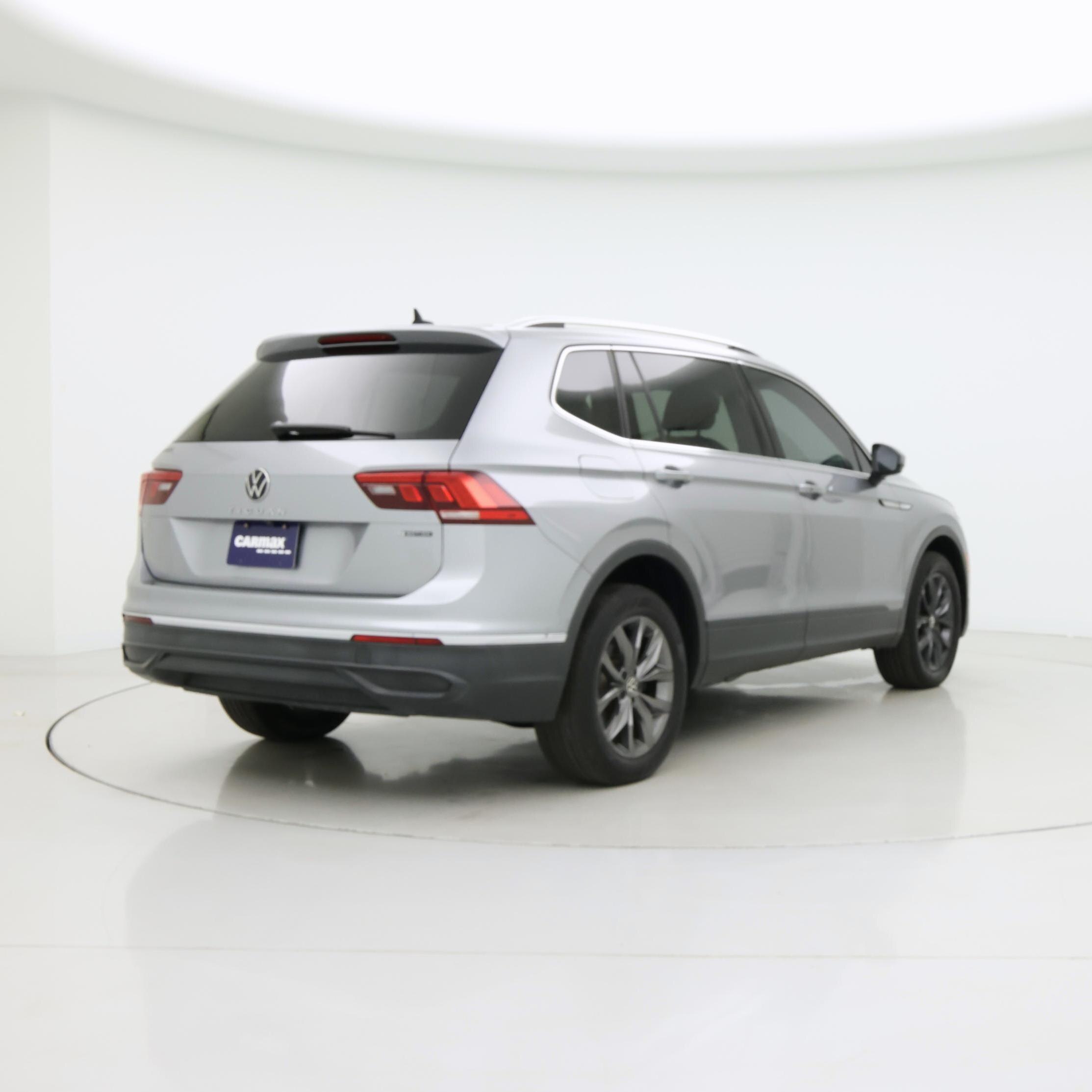 Thumbnail: 2022 Volkswagen Tiguan - 8