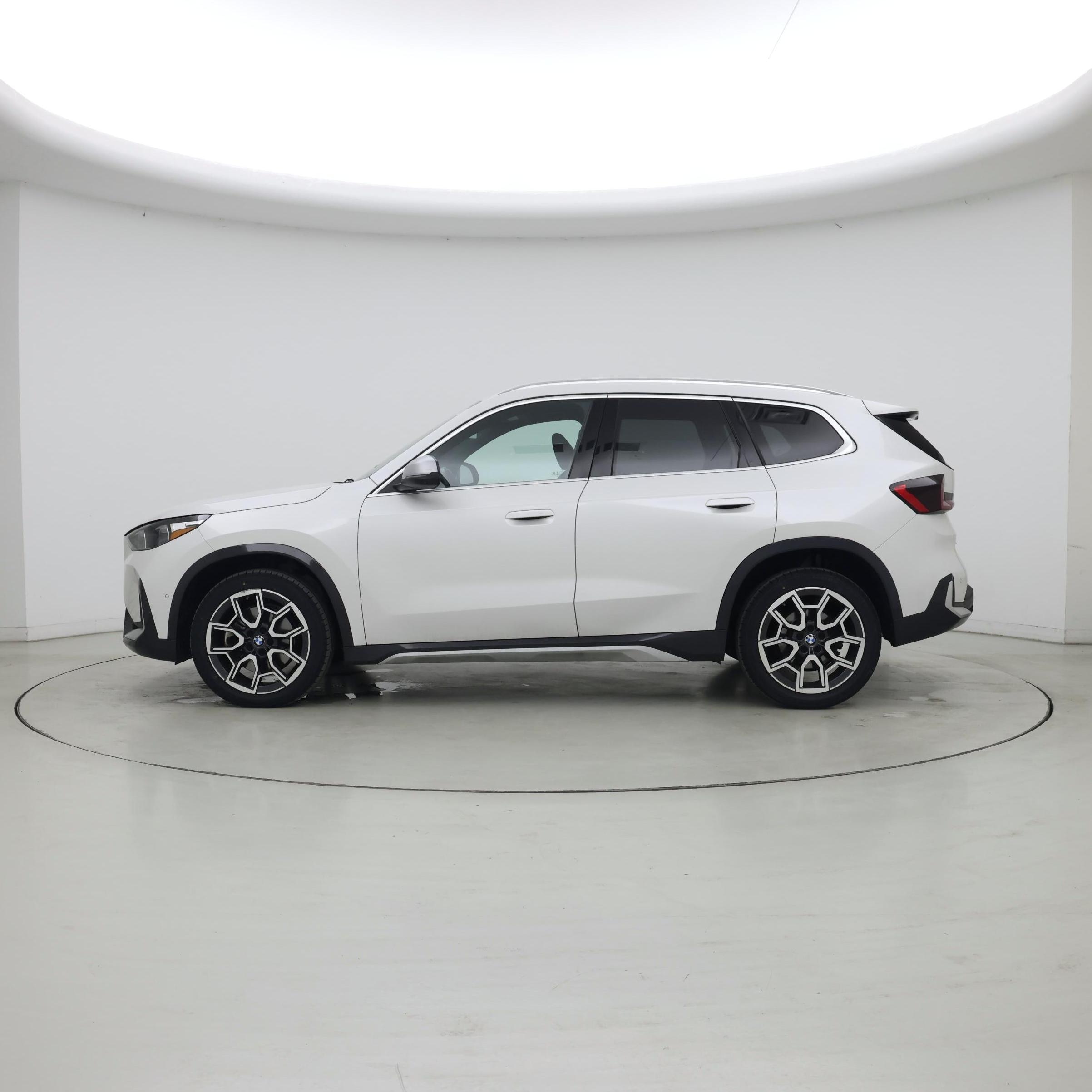 Thumbnail: 2024 BMW X1 - 3