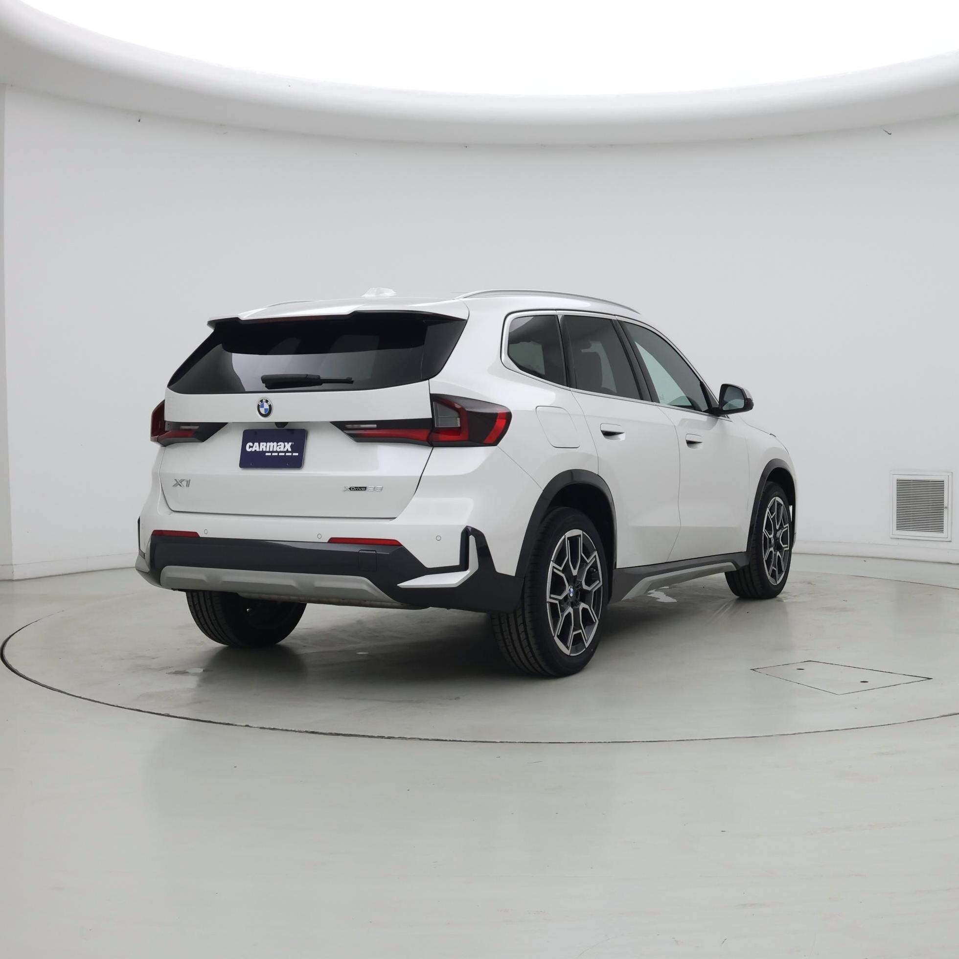 Thumbnail: 2024 BMW X1 - 8