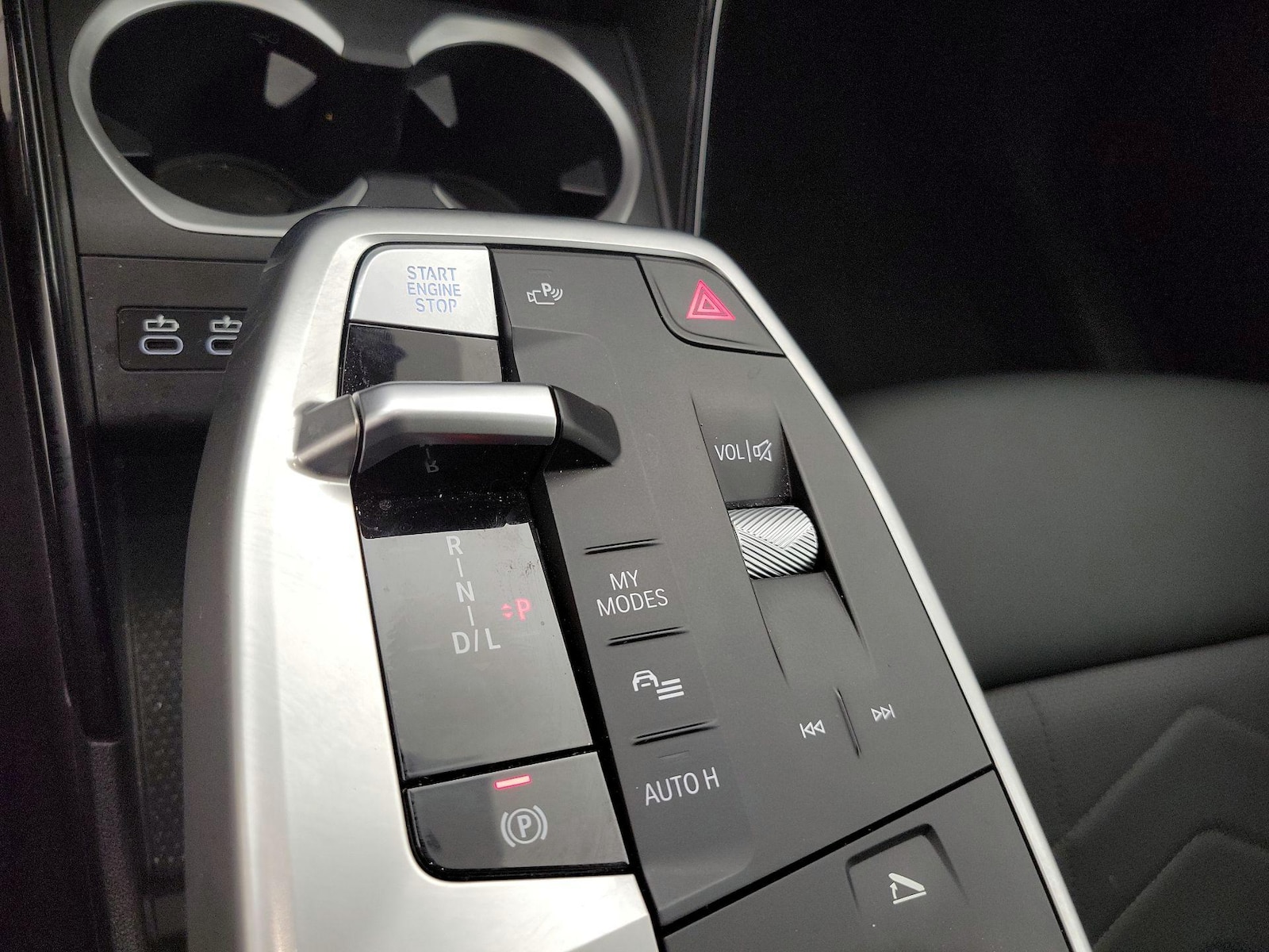 2025 BMW X2 28i - Photo 16