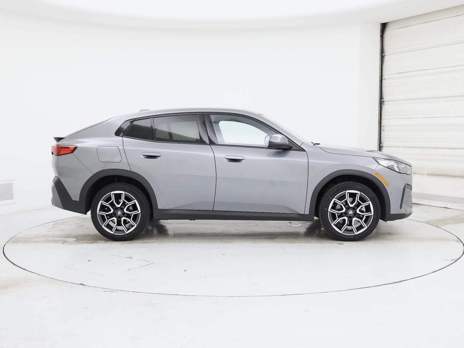 2025 BMW X2 28i - Photo 8