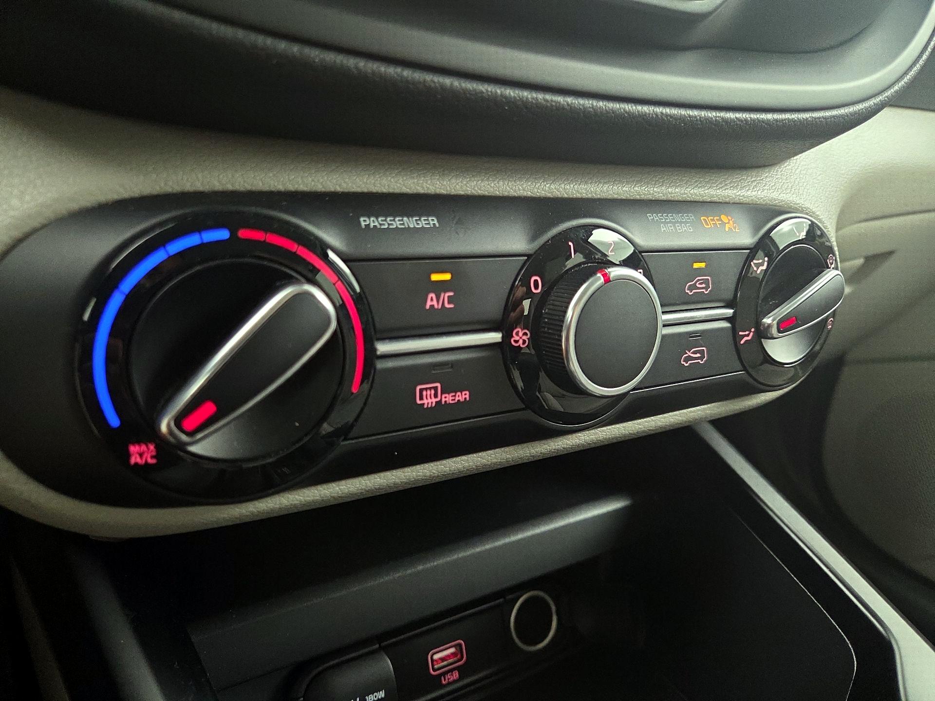 Thumbnail: 2020 Kia Soul - 16