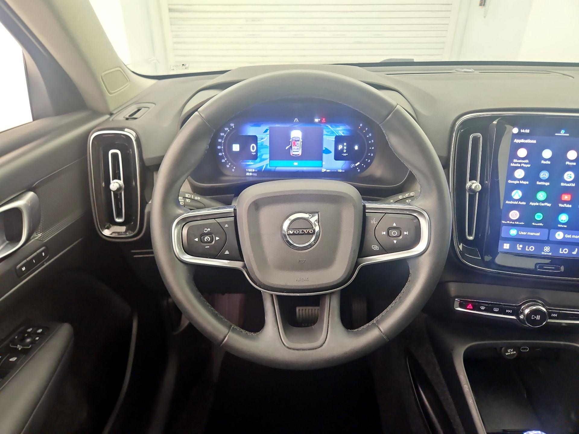 Thumbnail: 2023 Volvo XC40 - 10