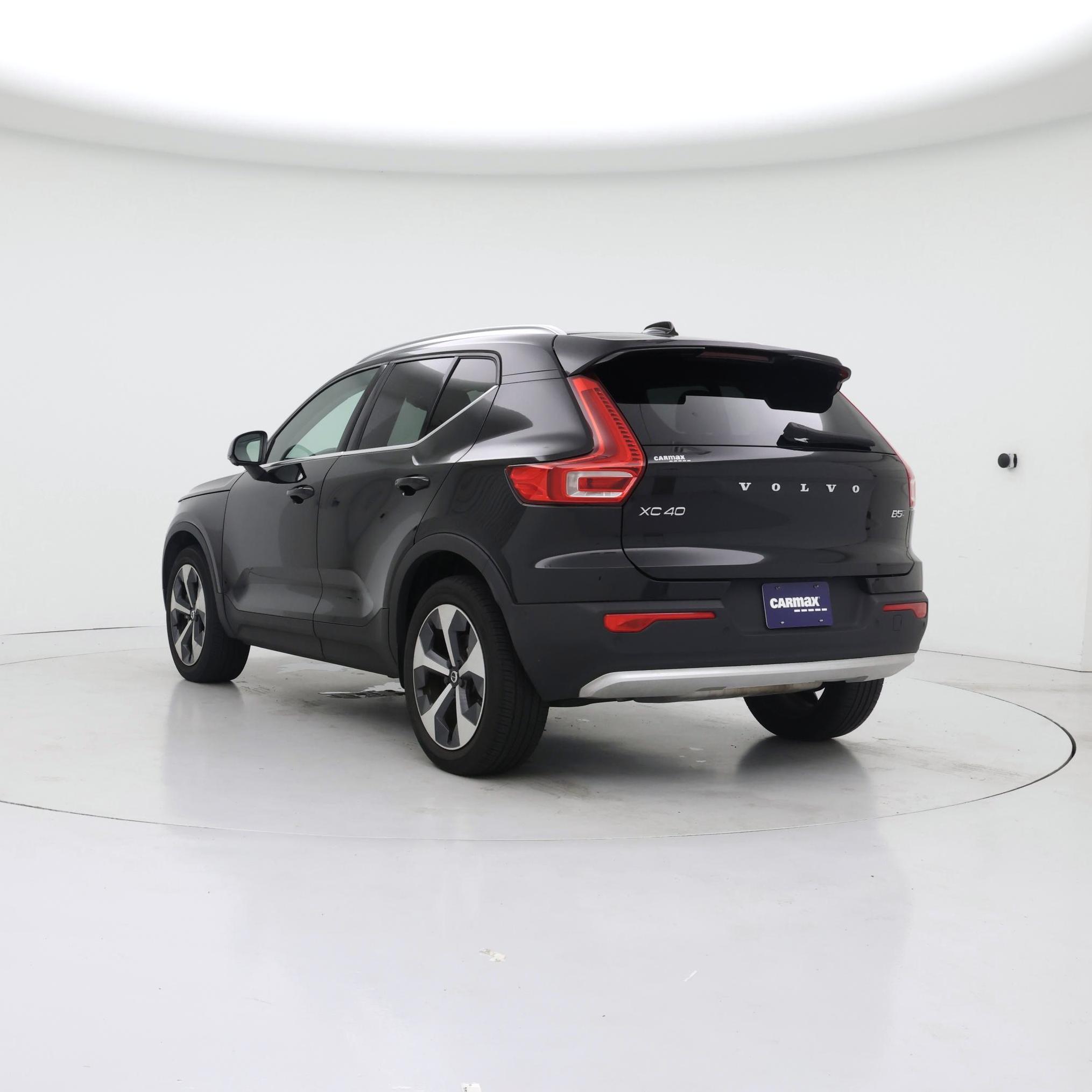 Thumbnail: 2023 Volvo XC40 - 2