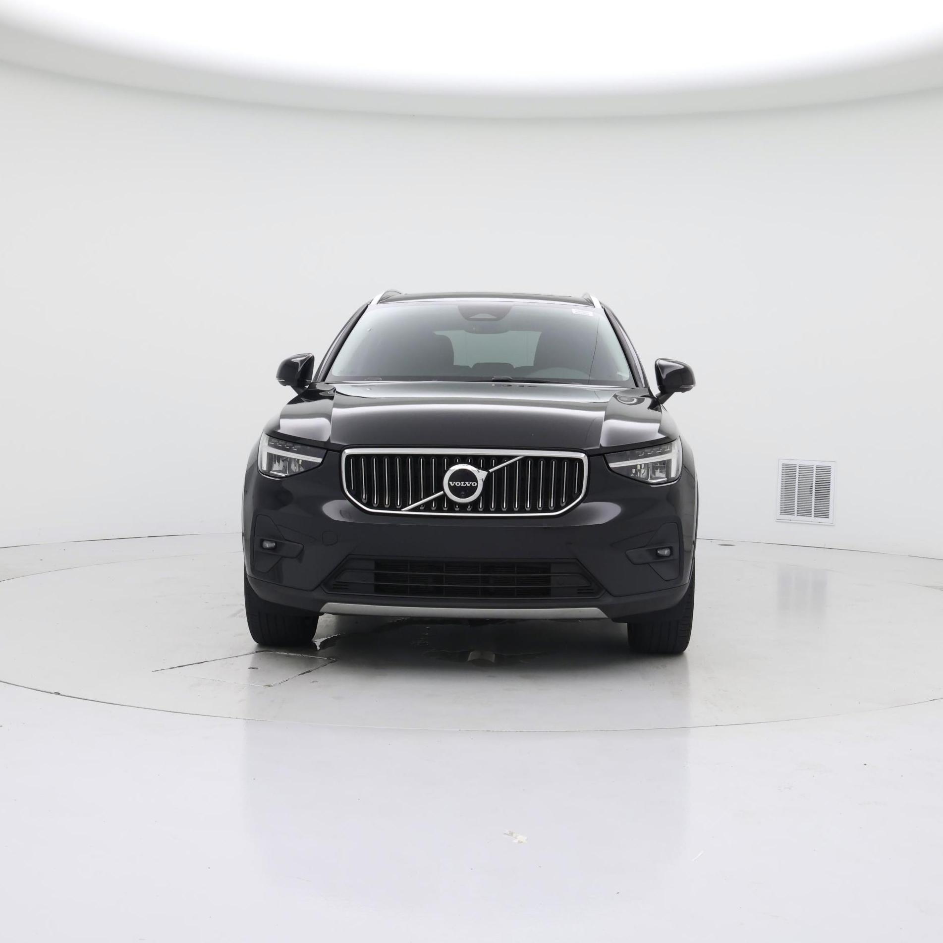 Thumbnail: 2023 Volvo XC40 - 5