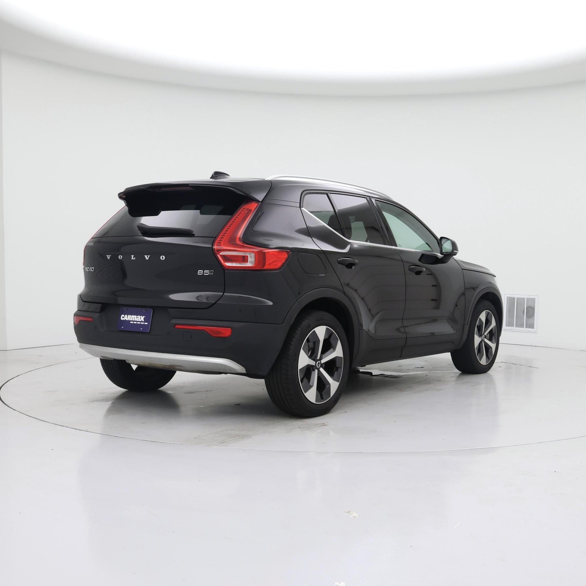 Thumbnail: 2023 Volvo XC40 - 8