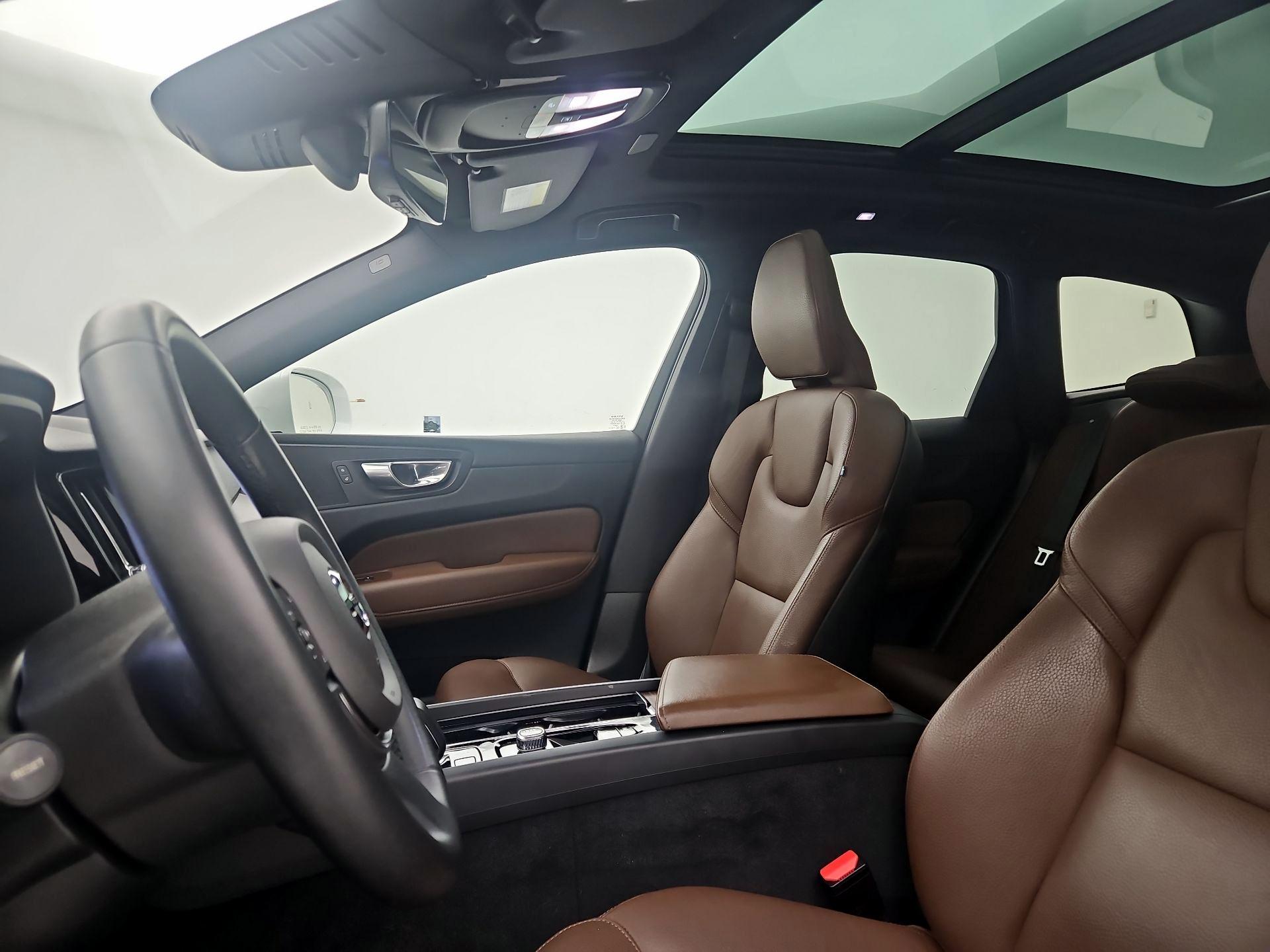 Thumbnail: 2023 Volvo XC60 - 20
