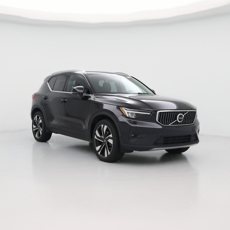 2023 Volvo XC40 B5 Plus Bright Theme