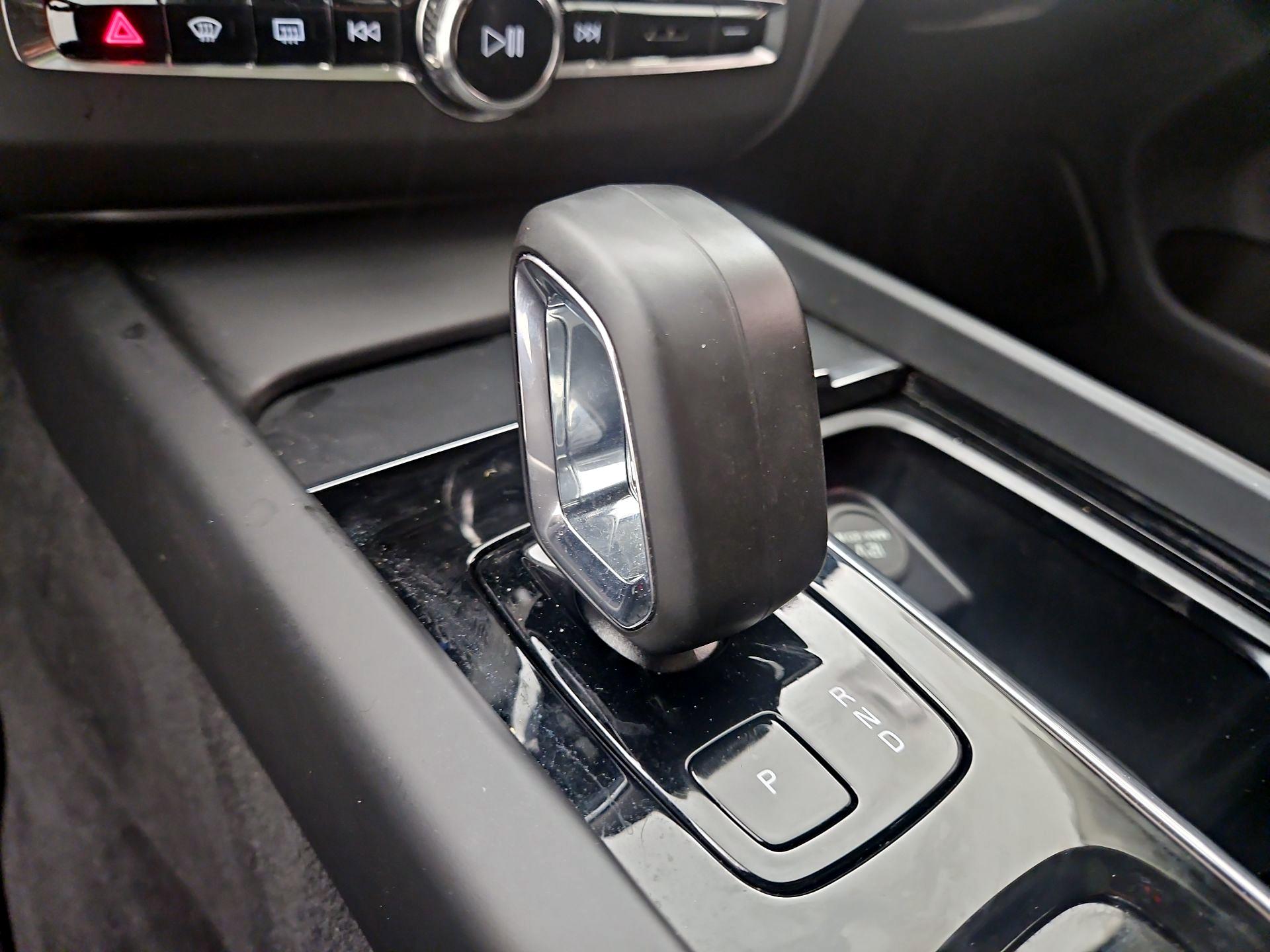 Thumbnail: 2024 Volvo XC60 - 17