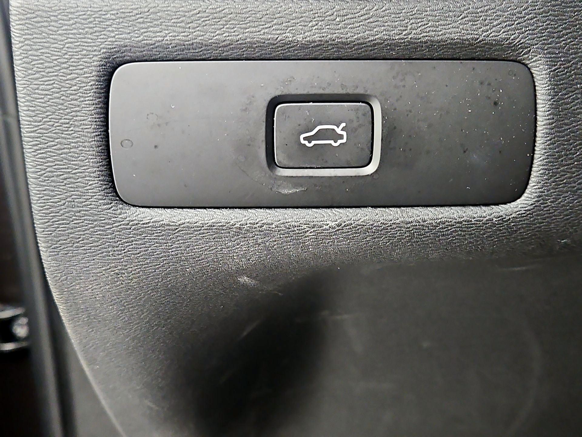 Thumbnail: 2024 Volvo XC60 - 13