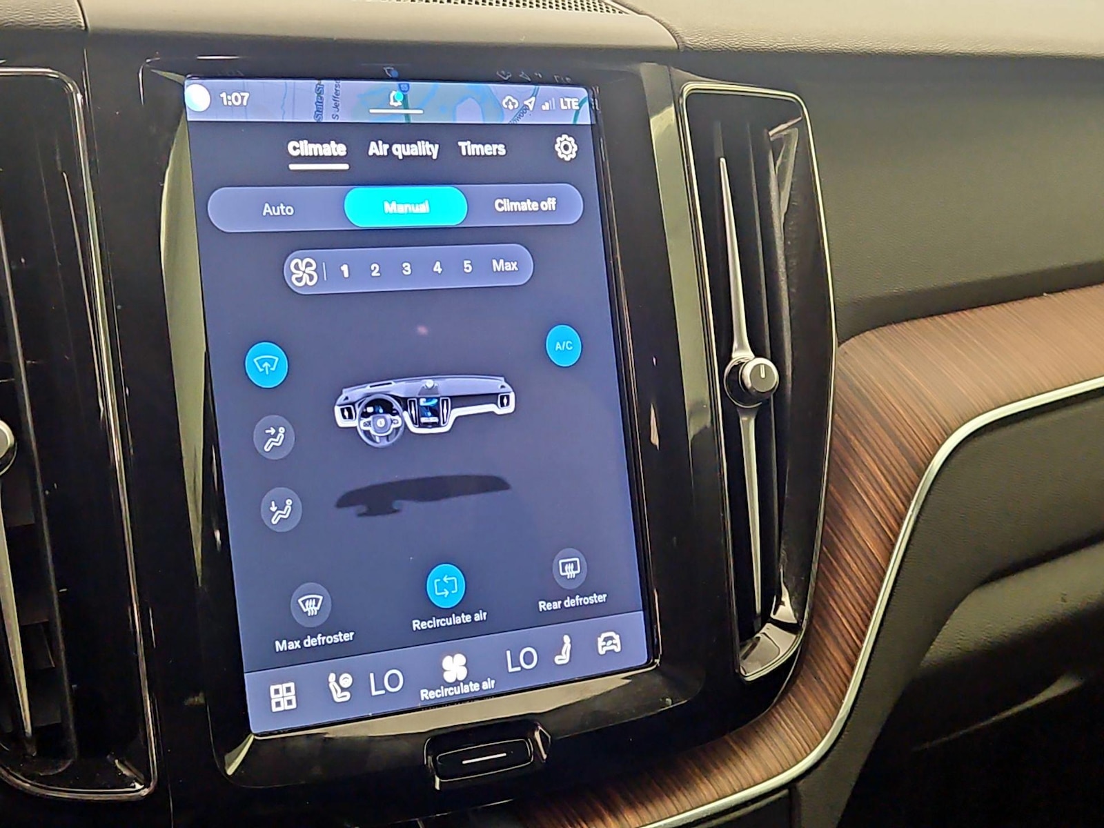 2024 Volvo XC60 Plus - Photo 18