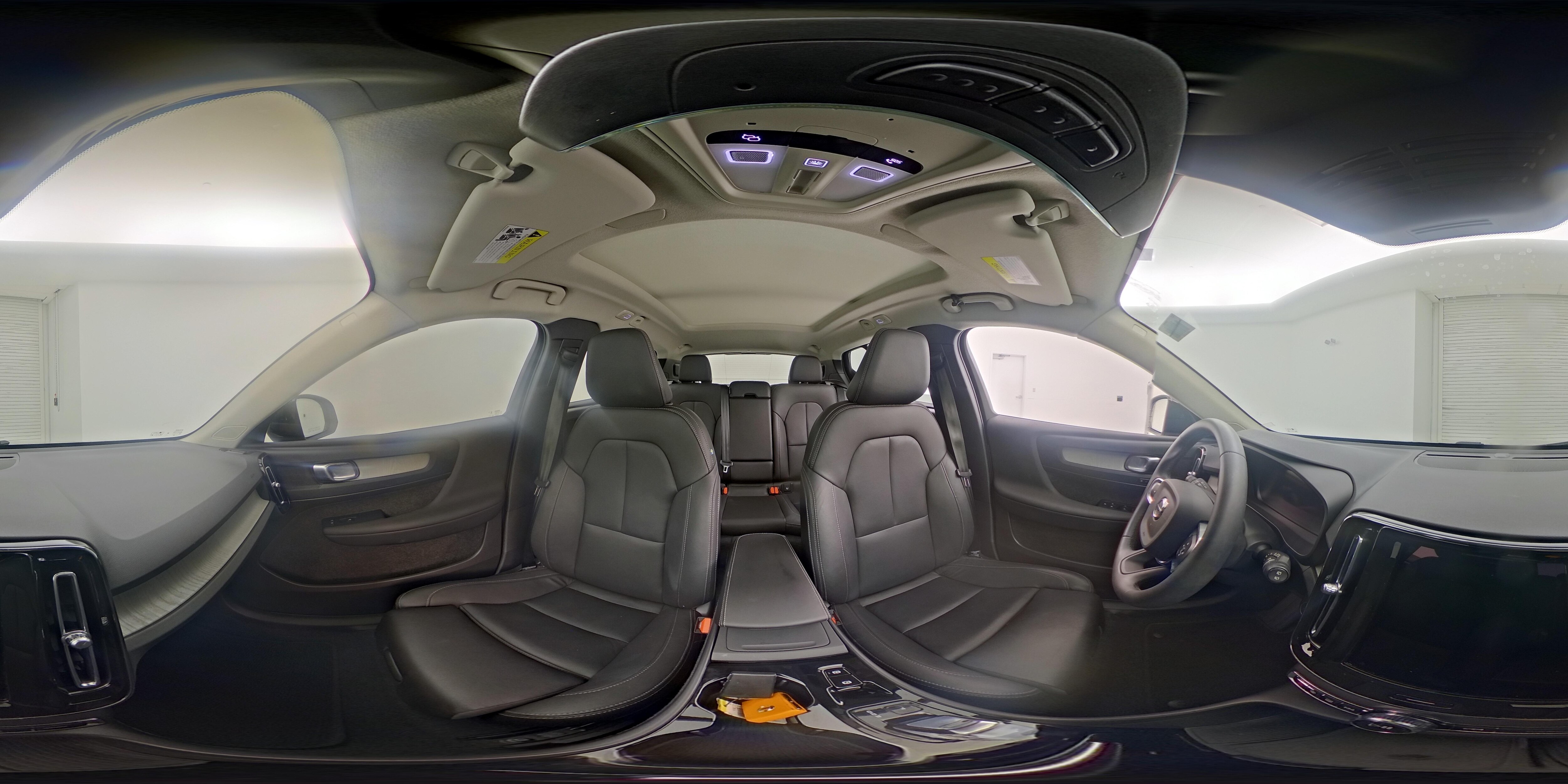 2024 Volvo XC40 Plus - Photo 26