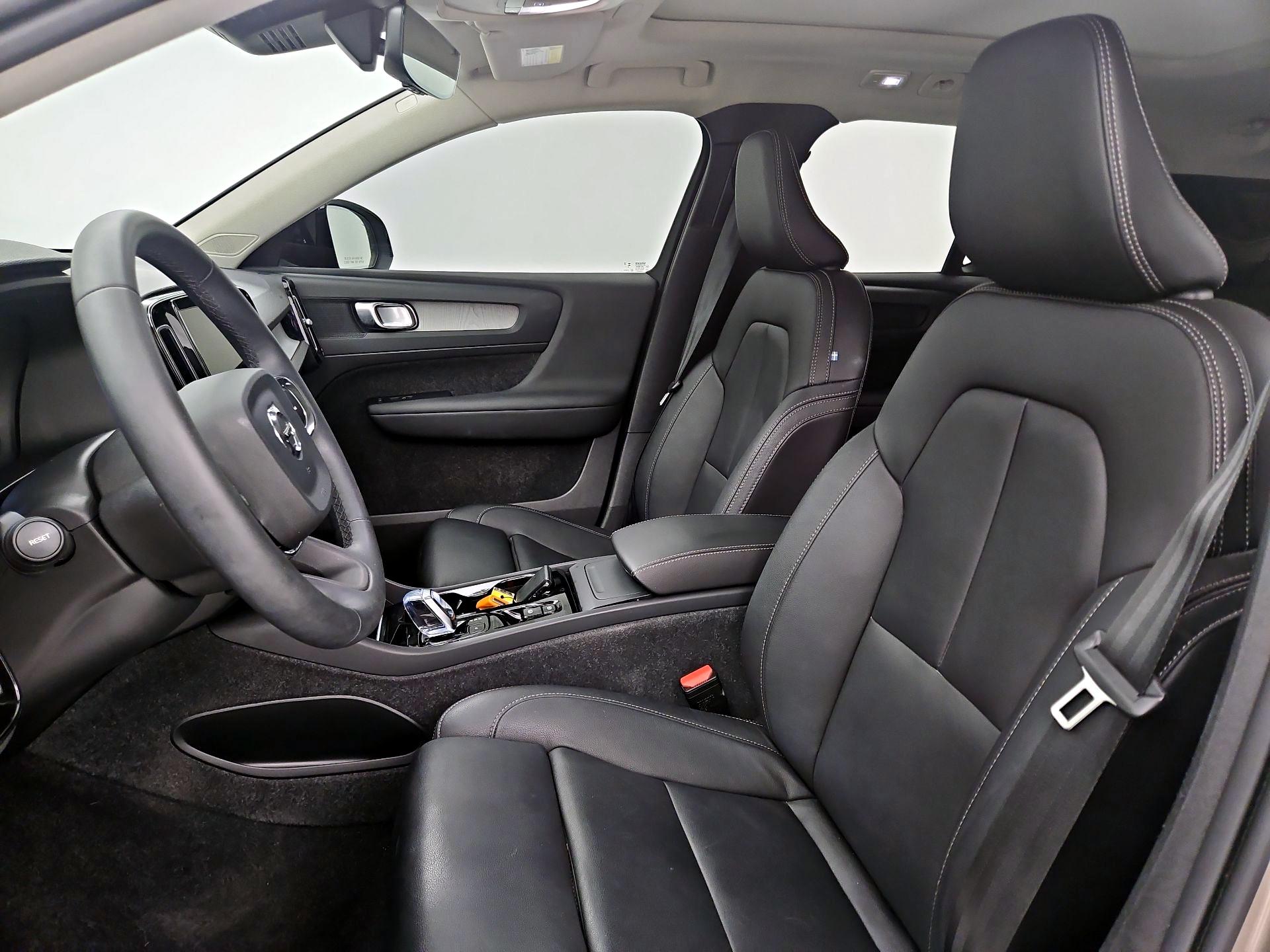 Thumbnail: 2024 Volvo XC40 - 11