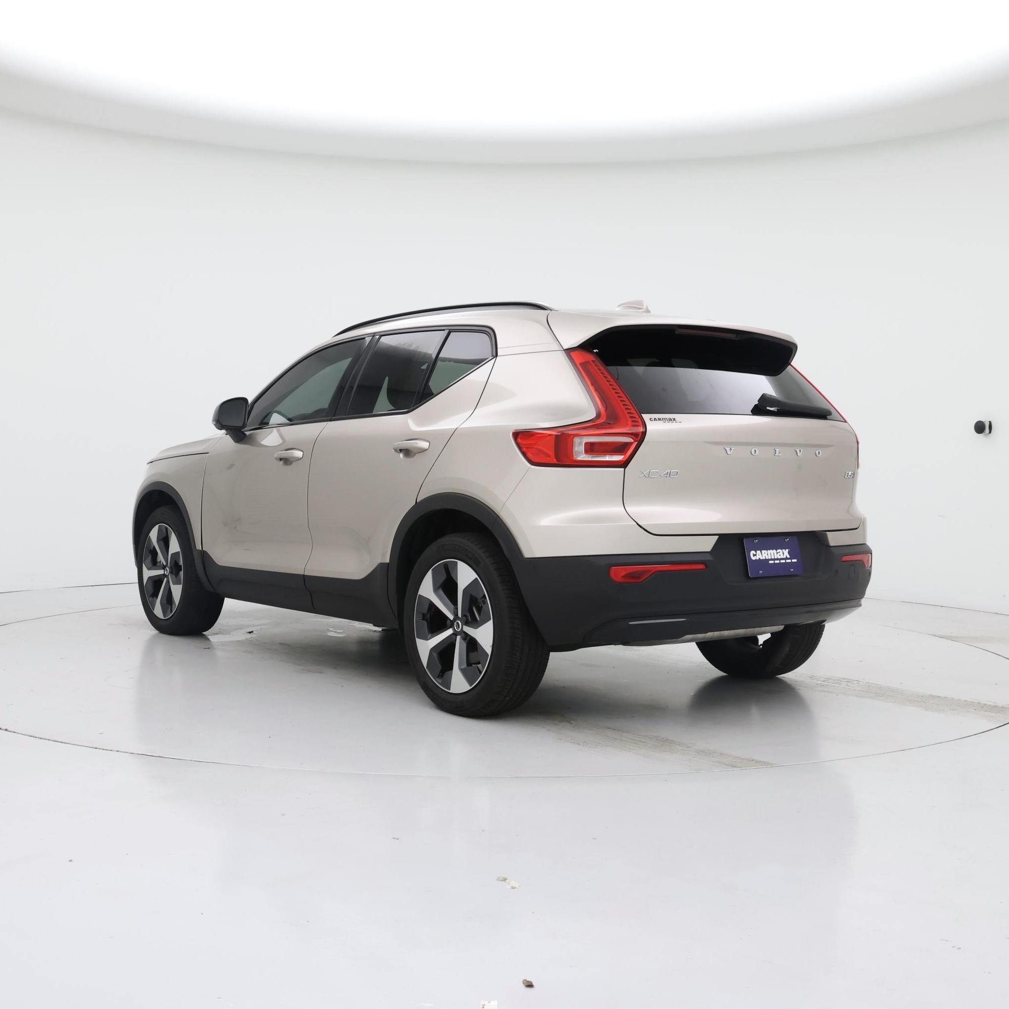 Thumbnail: 2024 Volvo XC40 - 2