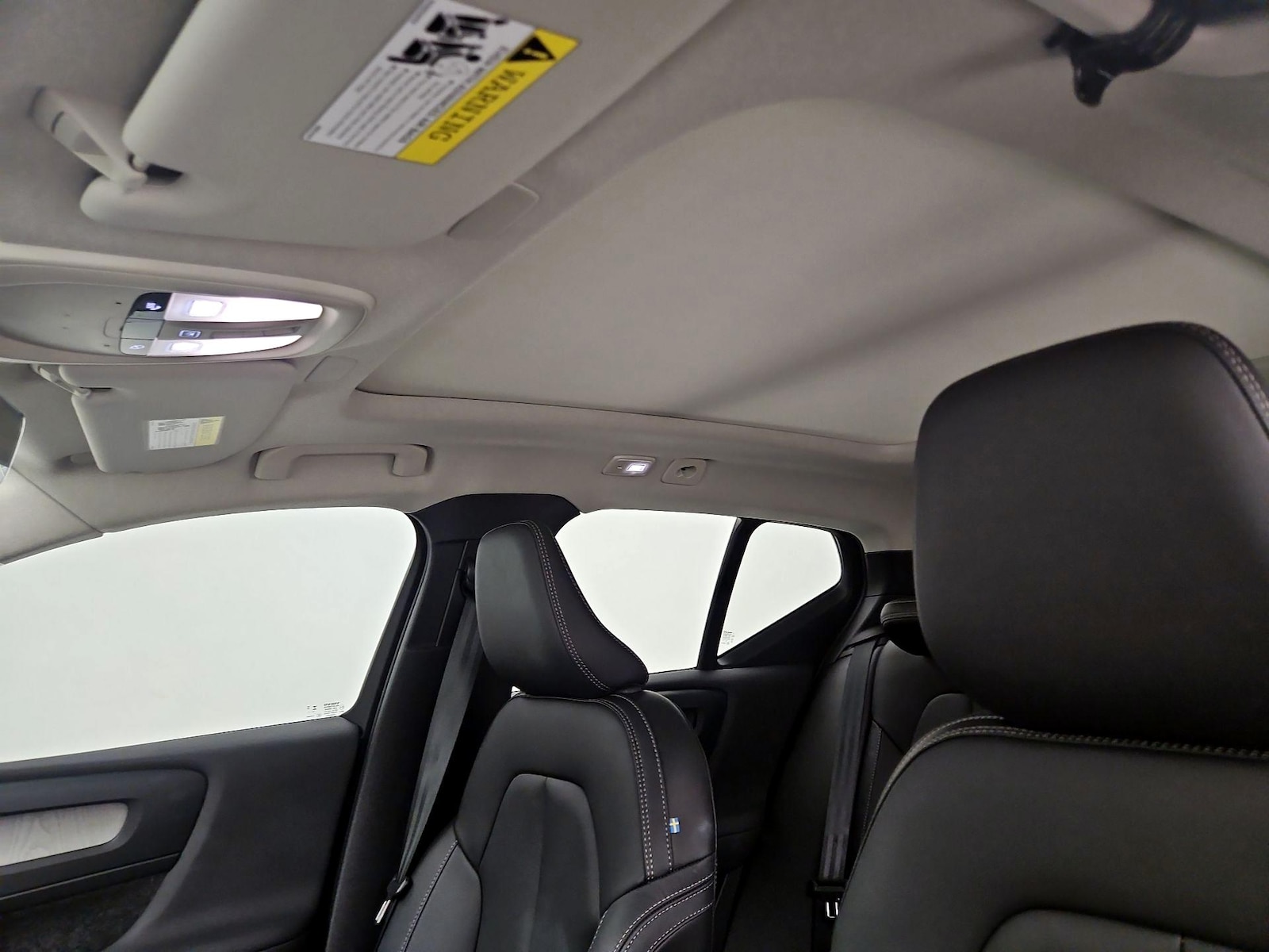2024 Volvo XC40 Plus - Photo 21