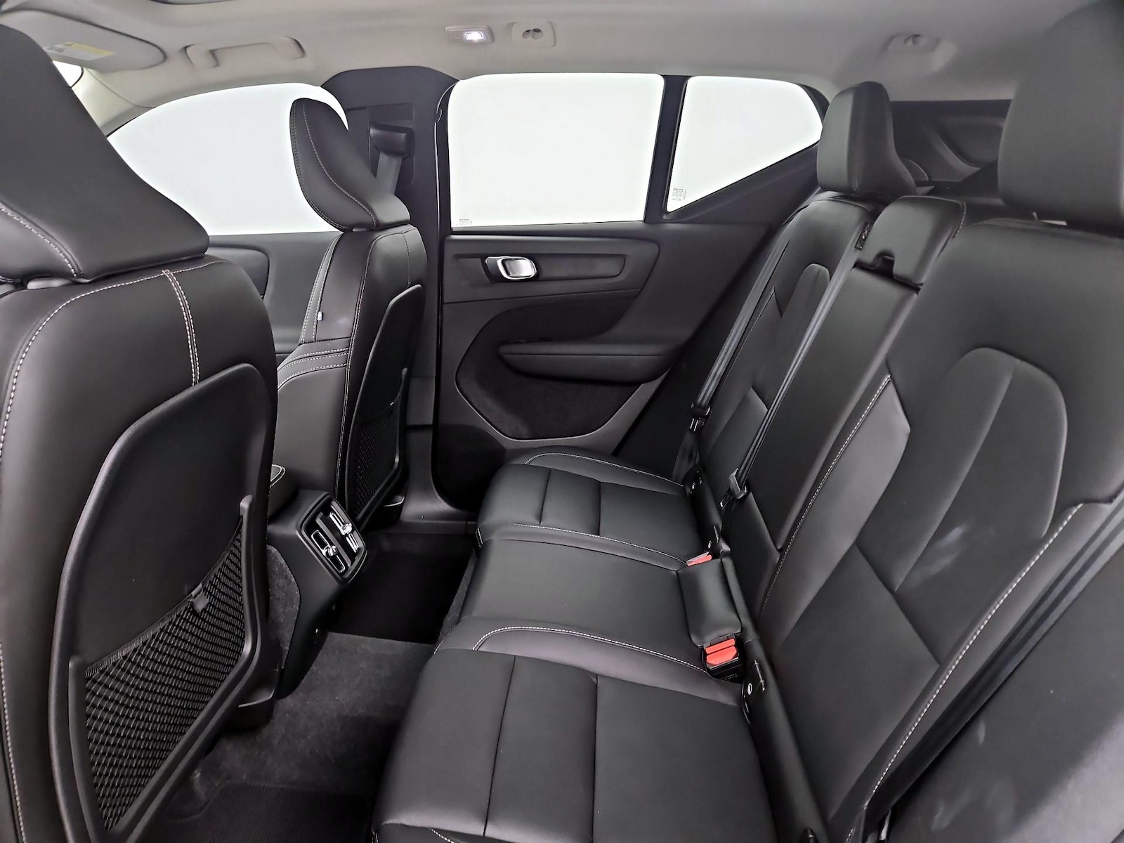 2024 Volvo XC40 Plus - Photo 22