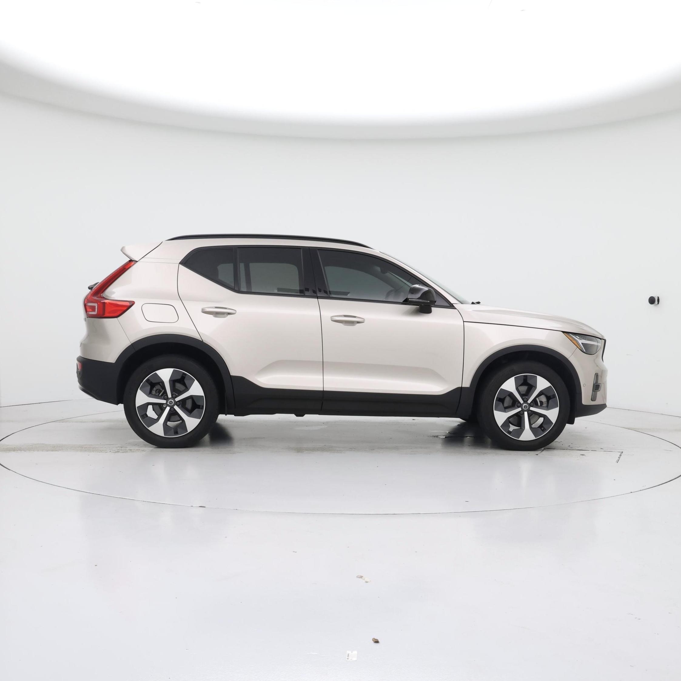 Thumbnail: 2024 Volvo XC40 - 7