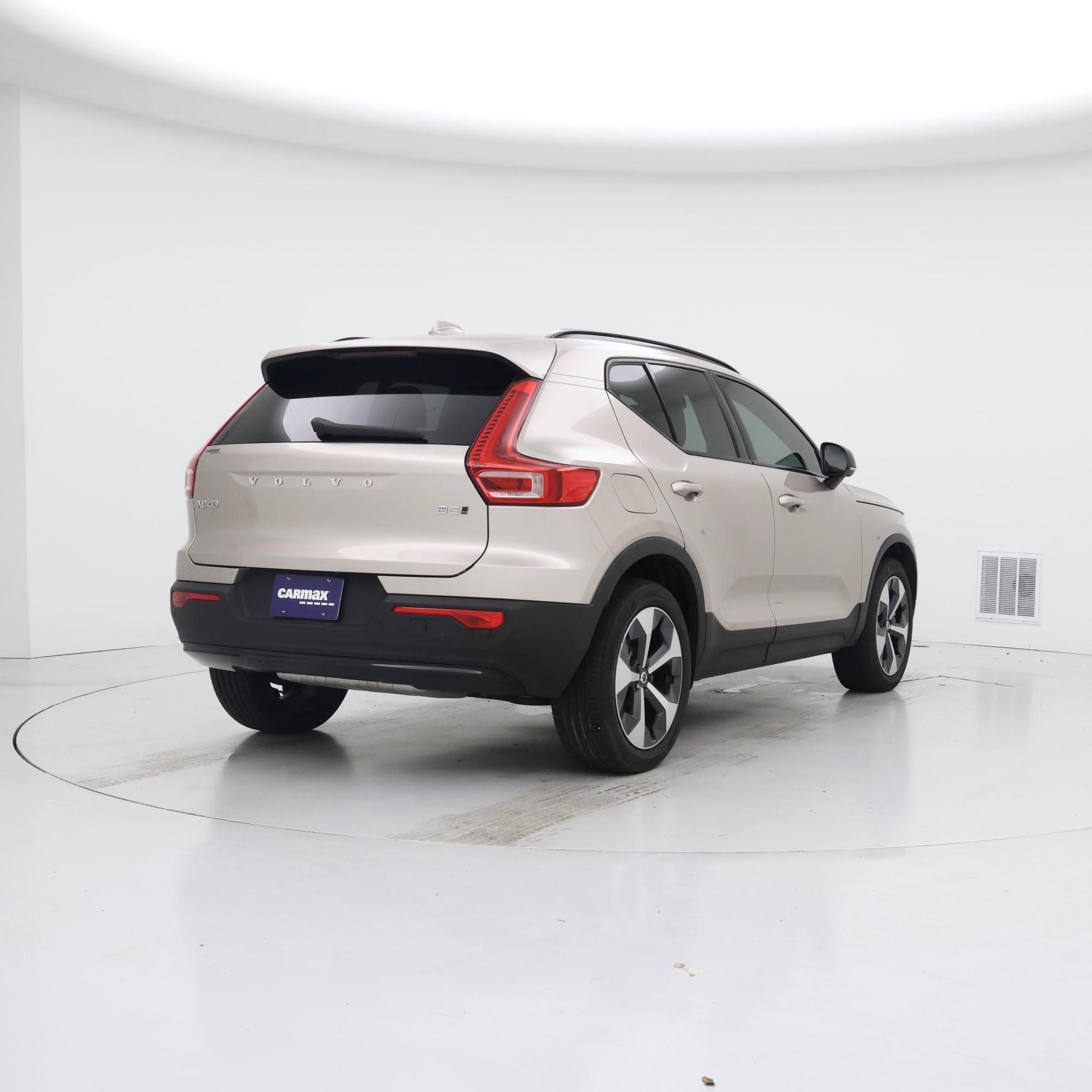 Thumbnail: 2024 Volvo XC40 - 8