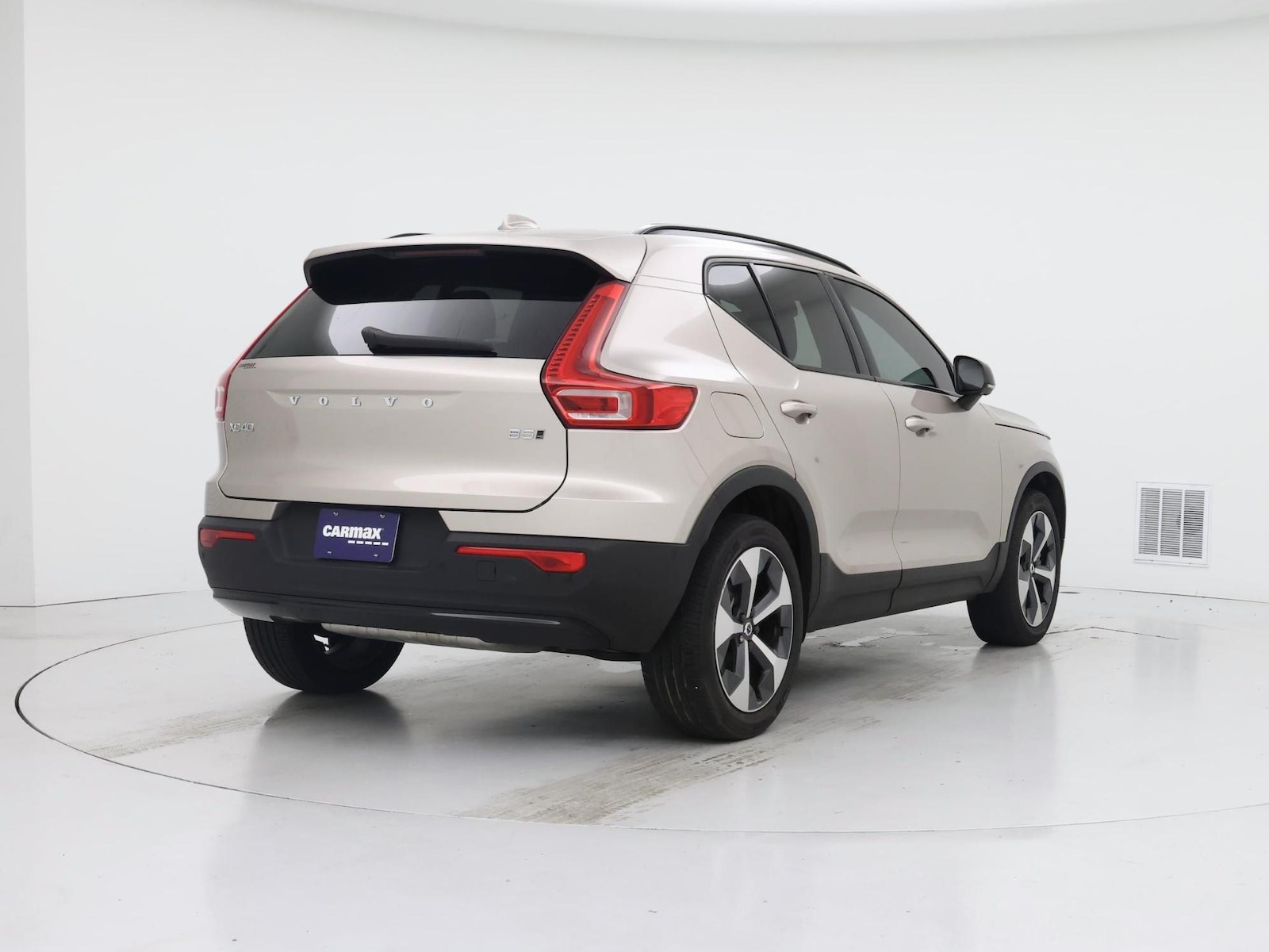 2024 Volvo XC40 Plus - Photo 9