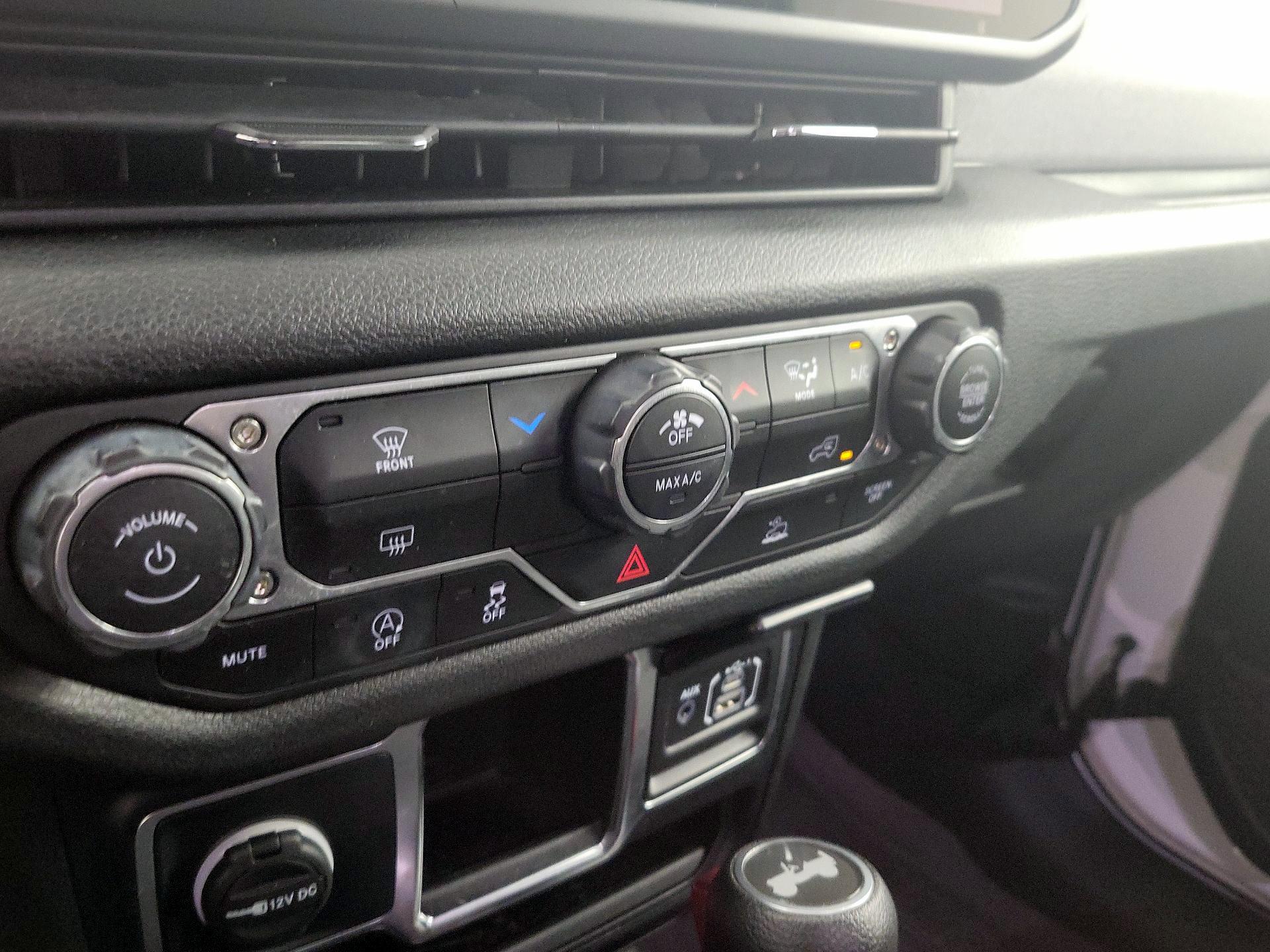 Thumbnail: 2024 Jeep Wrangler - 16