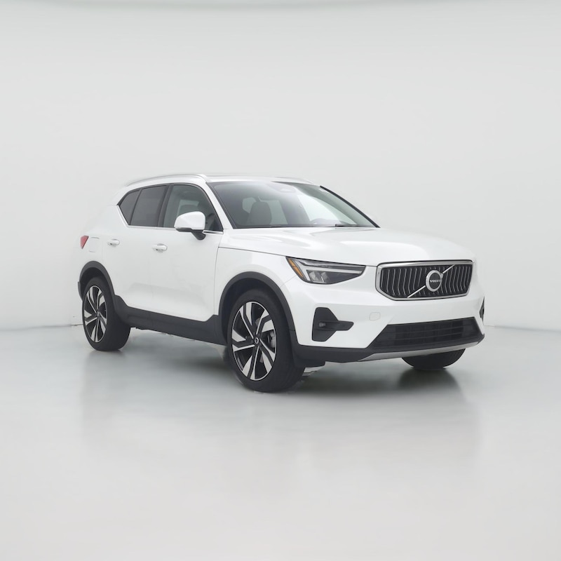 2023 Volvo XC40 B5 Plus Bright Theme