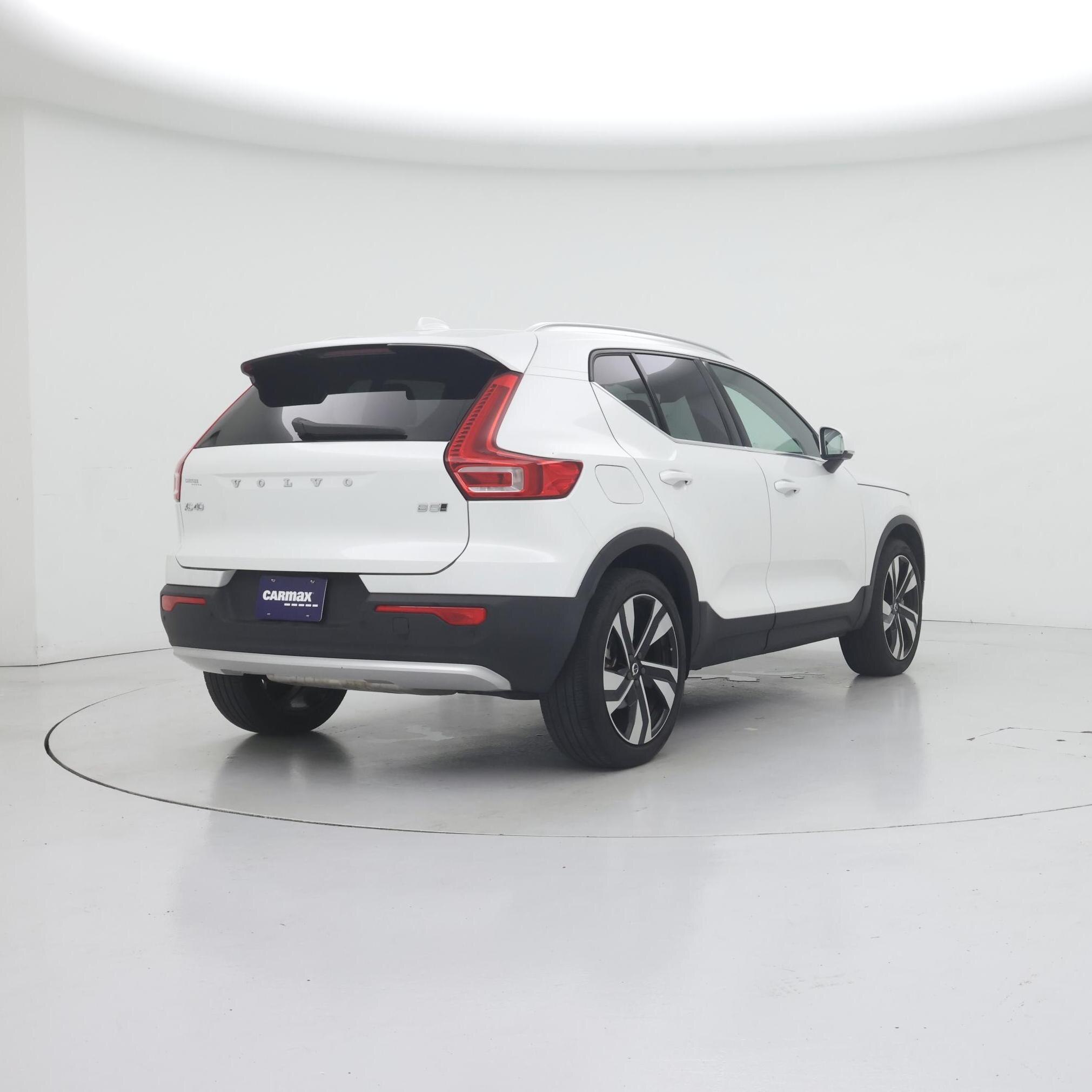 Thumbnail: 2023 Volvo XC40 - 8