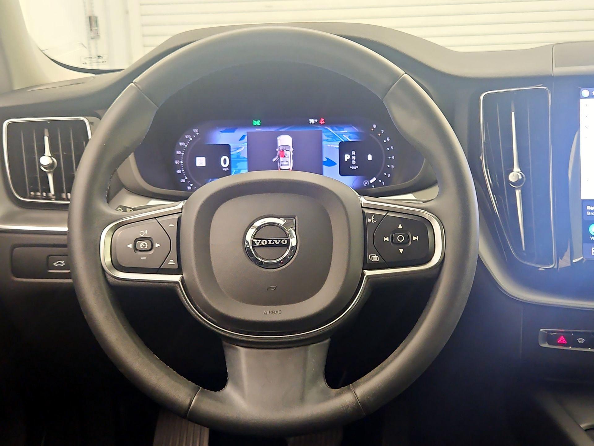 Thumbnail: 2024 Volvo XC60 - 10