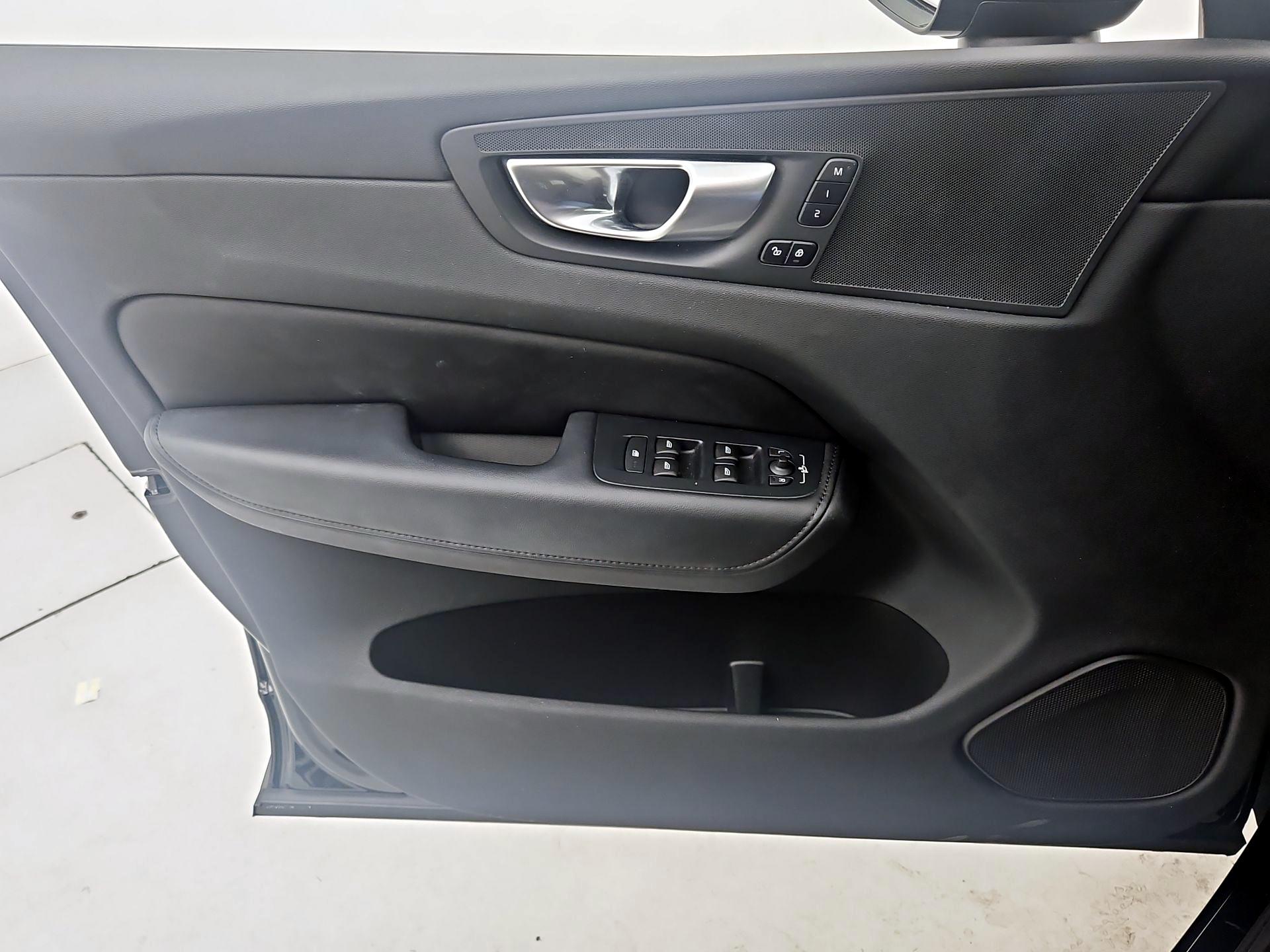 Thumbnail: 2024 Volvo XC60 - 12