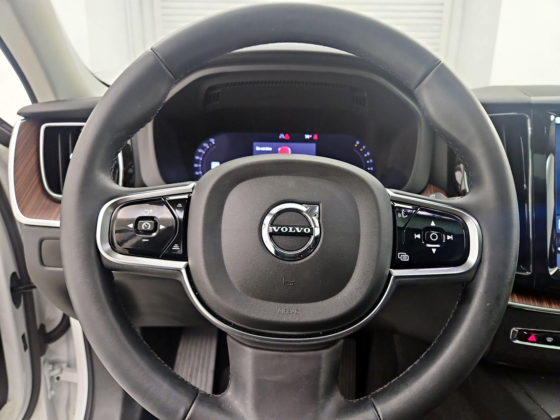Thumbnail: 2024 Volvo XC60 - 10