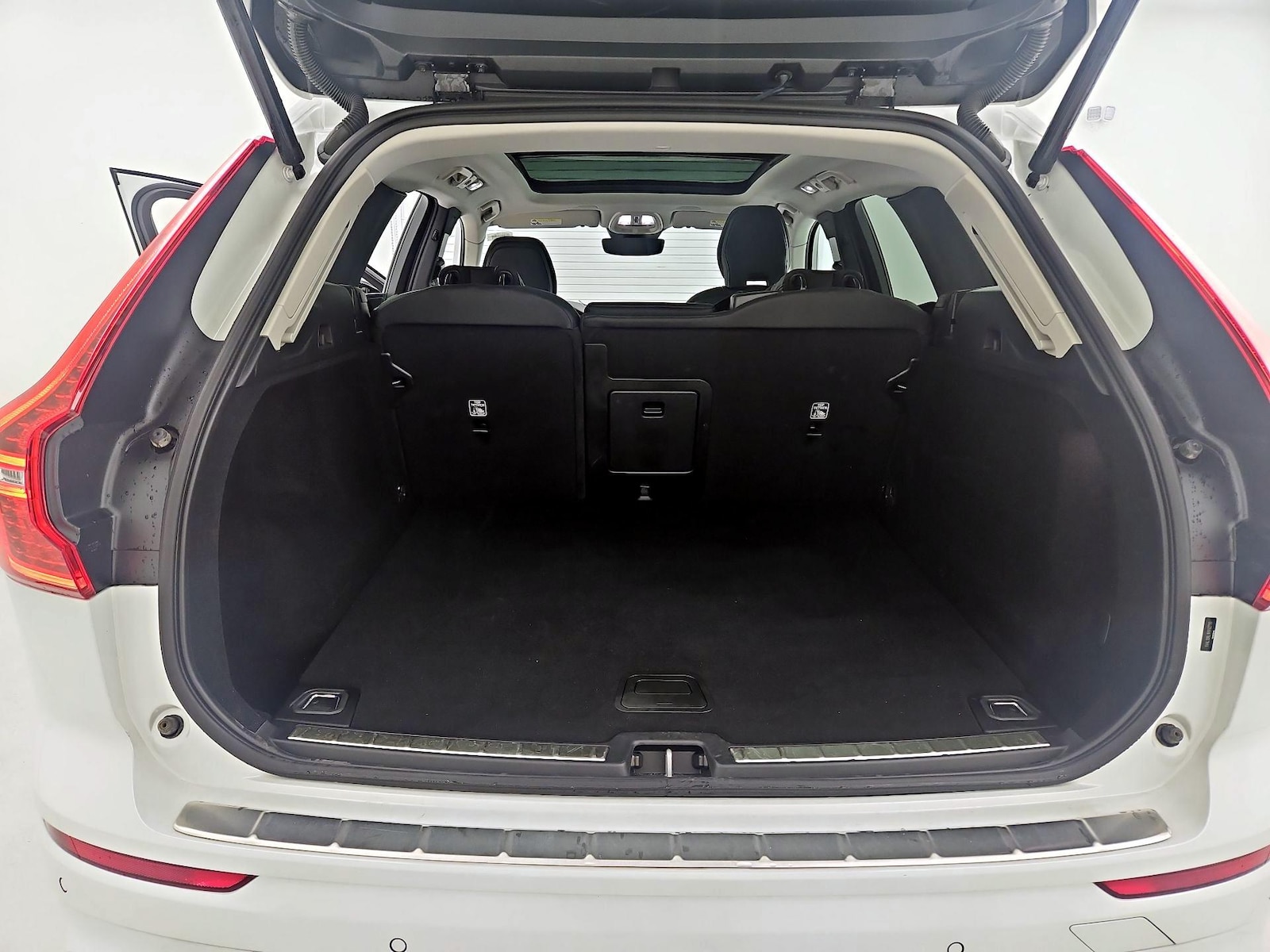 2024 Volvo XC60 Plus - Photo 22