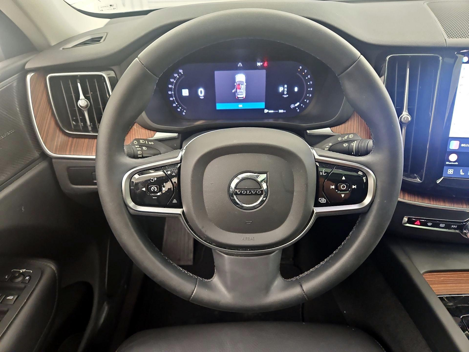 Thumbnail: 2024 Volvo XC60 - 10