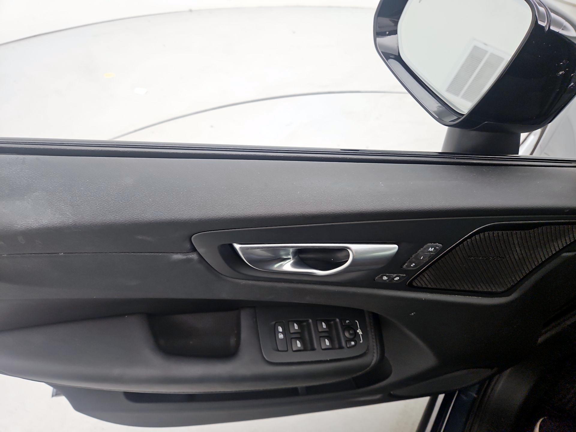 Thumbnail: 2024 Volvo XC60 - 12