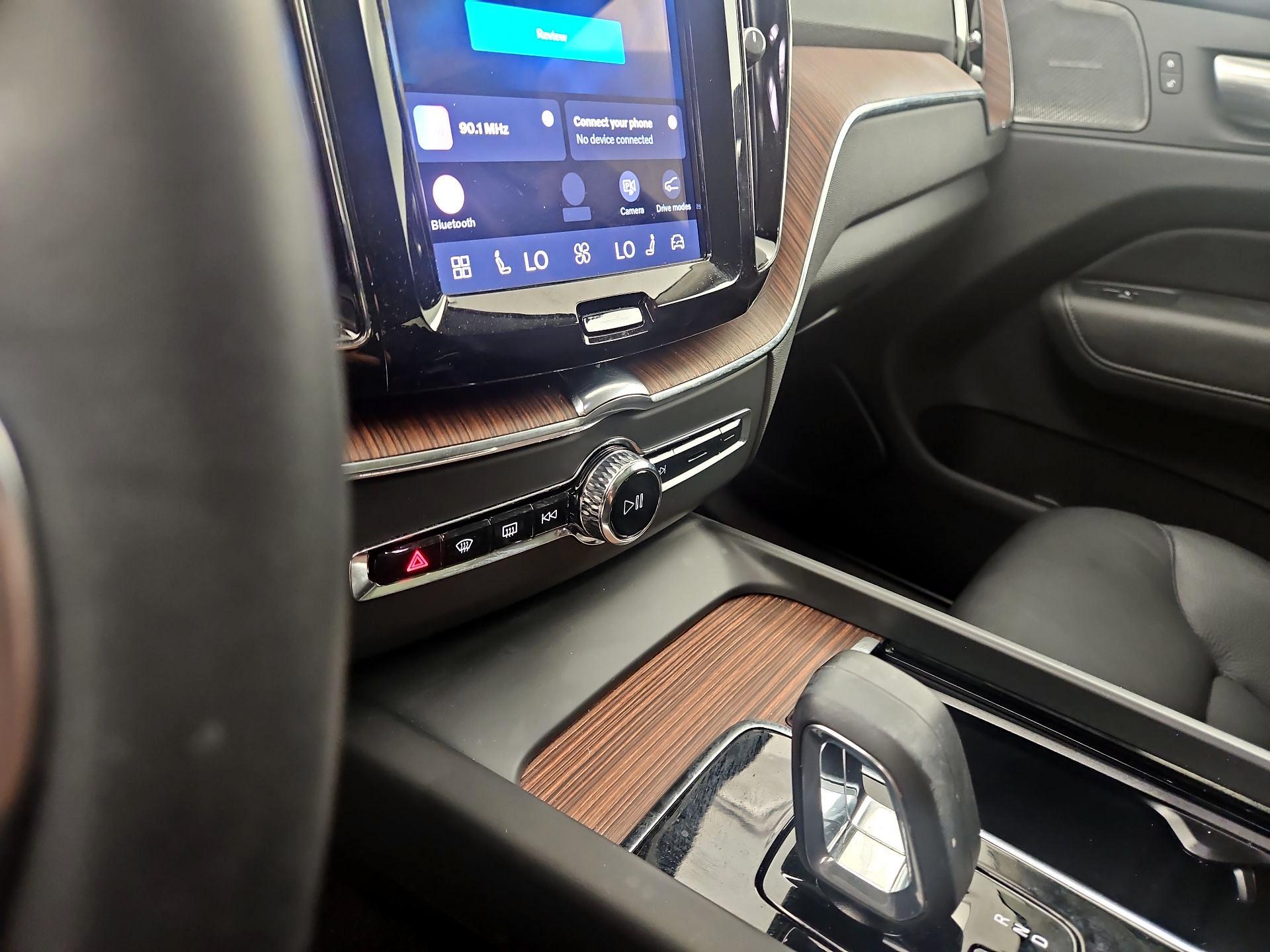 Thumbnail: 2024 Volvo XC60 - 17