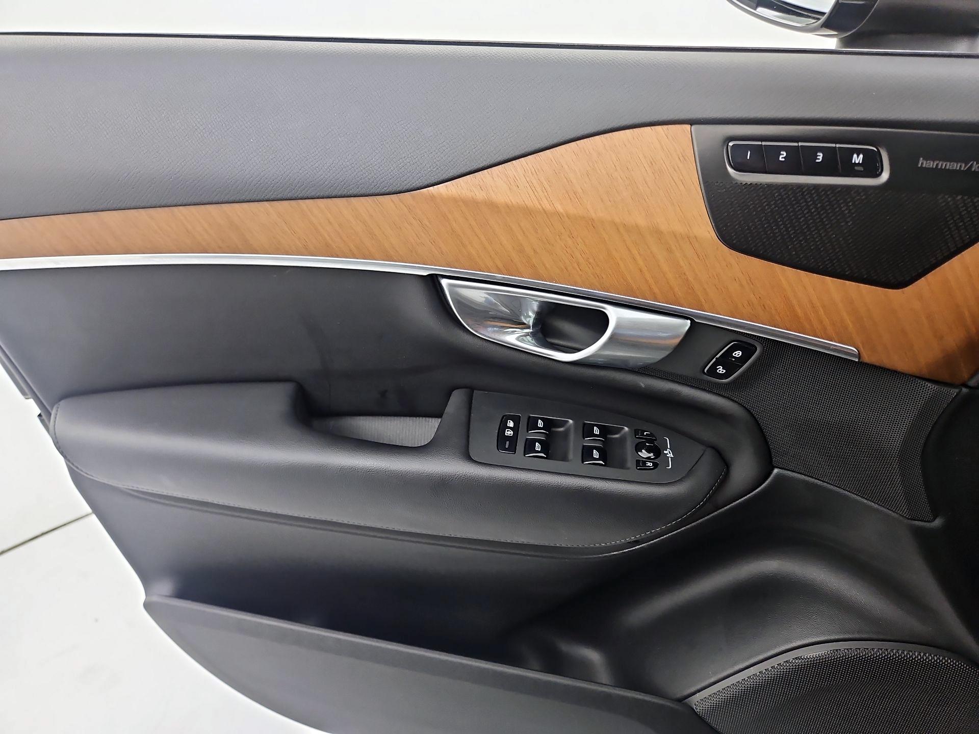 Thumbnail: 2023 Volvo XC90 - 12