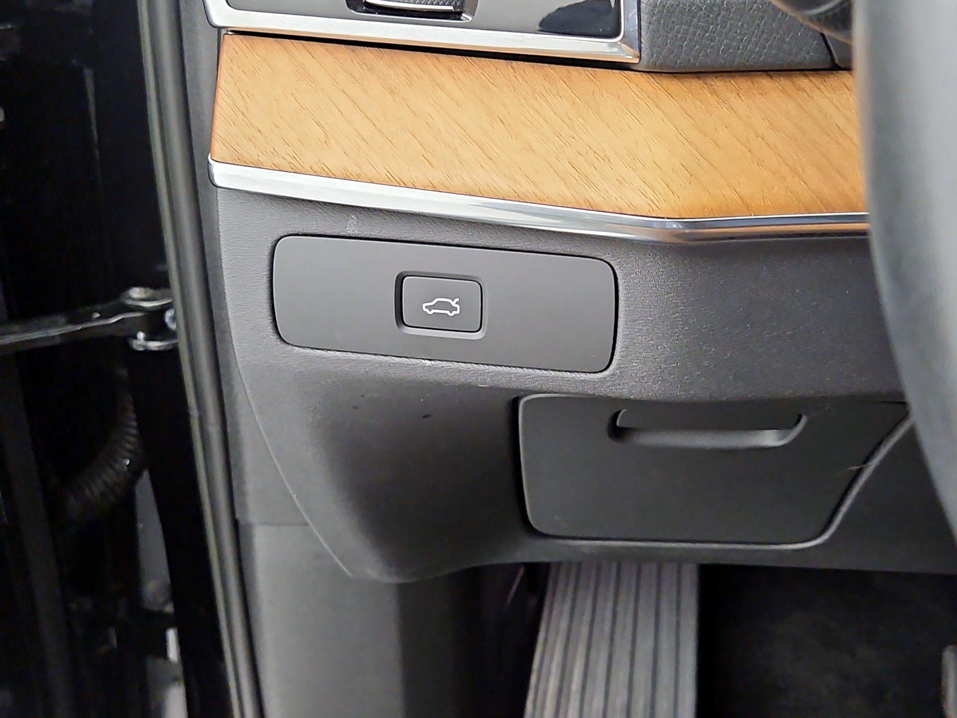 Thumbnail: 2023 Volvo XC90 - 13