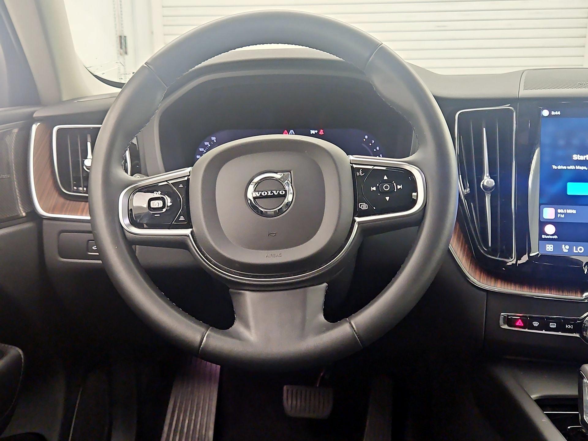 Thumbnail: 2024 Volvo XC60 - 10