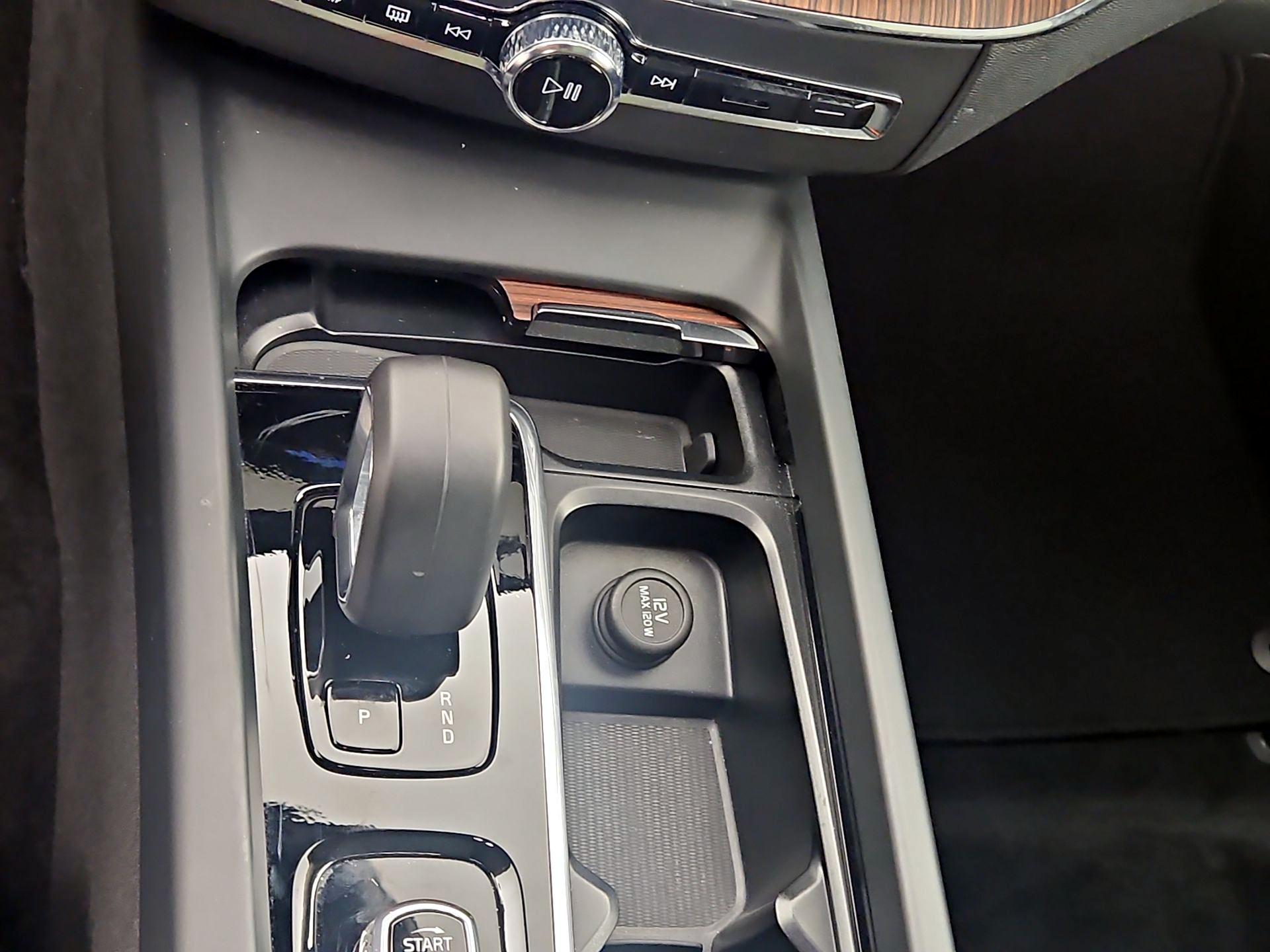 Thumbnail: 2024 Volvo XC60 - 17