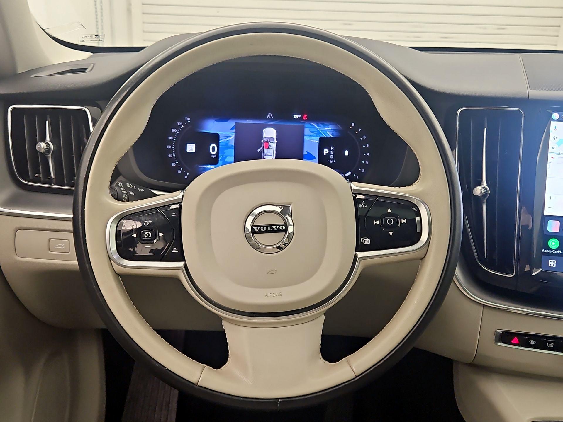 Thumbnail: 2024 Volvo XC60 - 10
