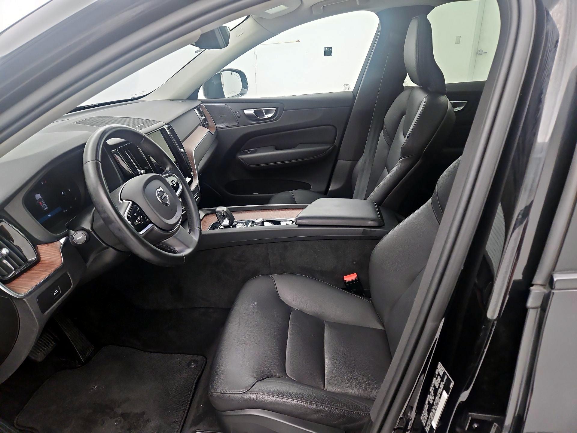 Thumbnail: 2023 Volvo XC60 - 11