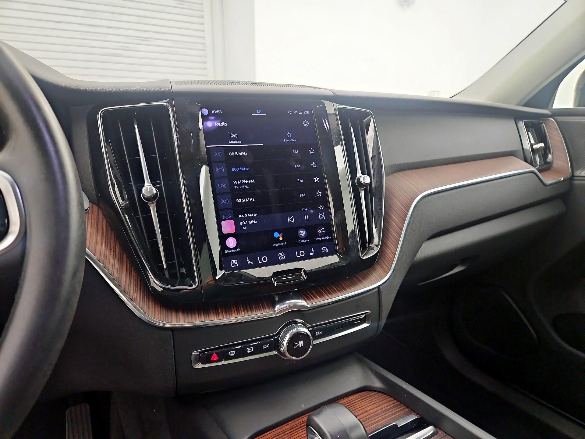 Thumbnail: 2023 Volvo XC60 - 15