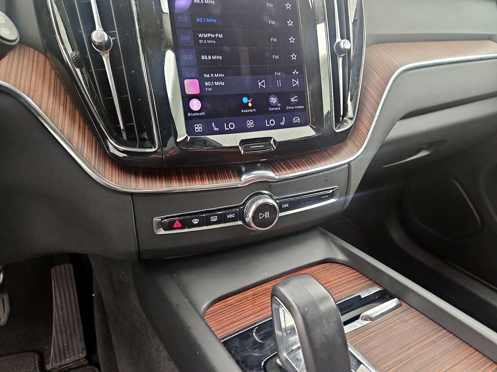 Thumbnail: 2023 Volvo XC60 - 16