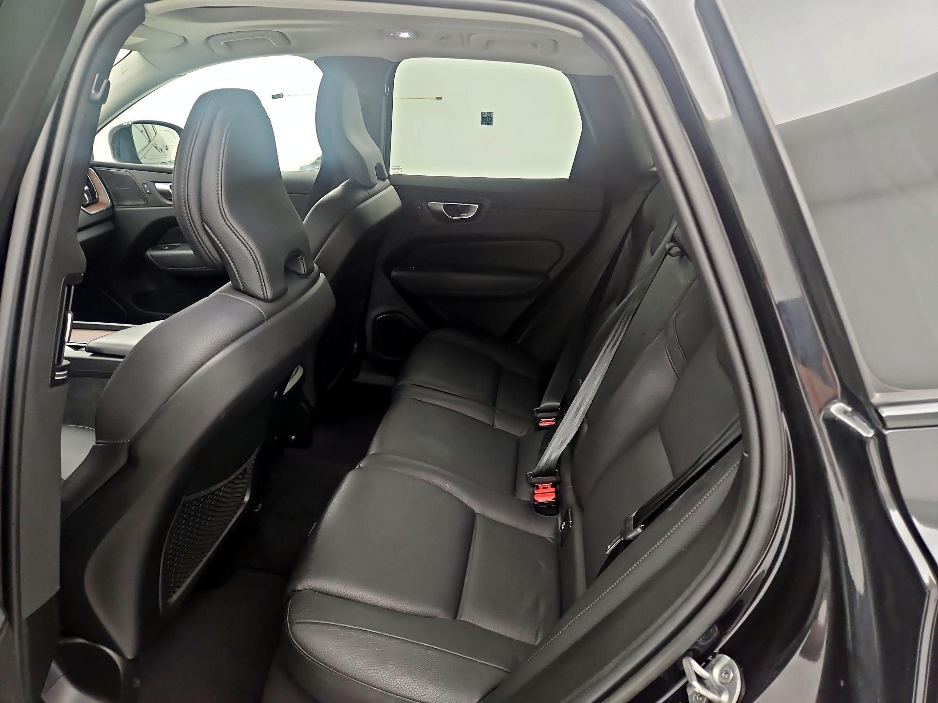 Thumbnail: 2023 Volvo XC60 - 20