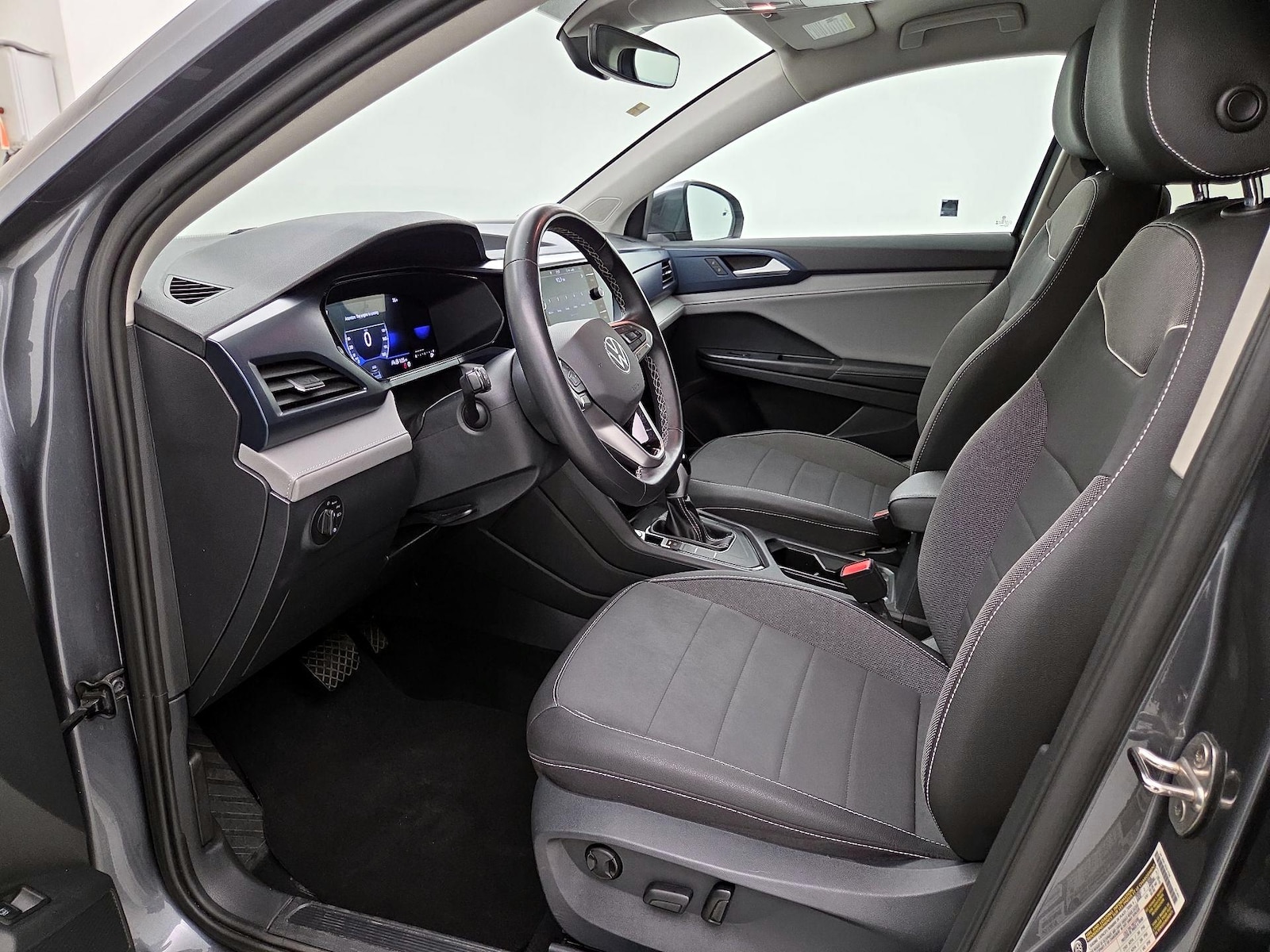 2024 Volkswagen Taos SE - Photo 12