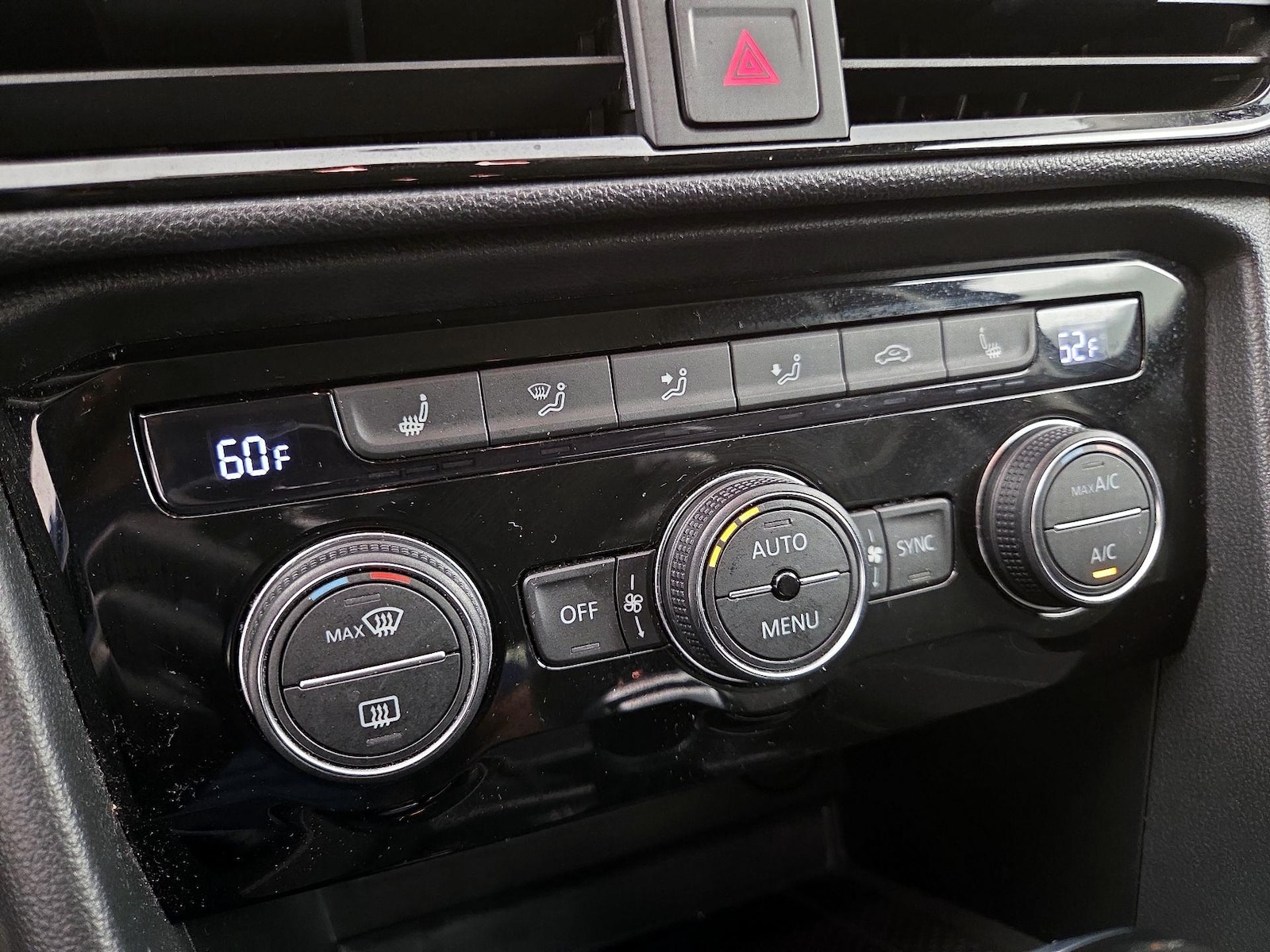 2024 Volkswagen Taos SE - Photo 17