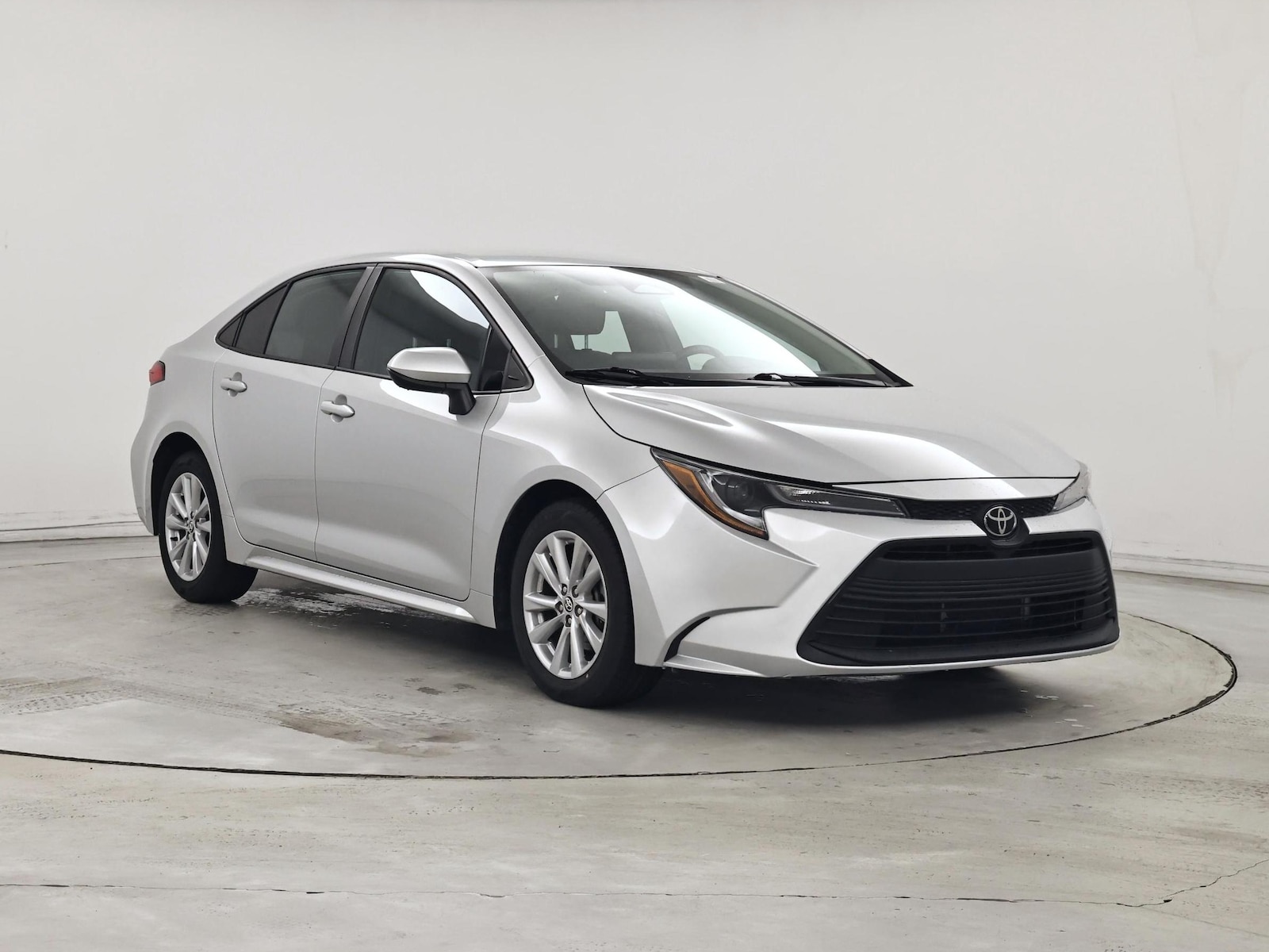2023 Toyota Corolla LE - Photo 2