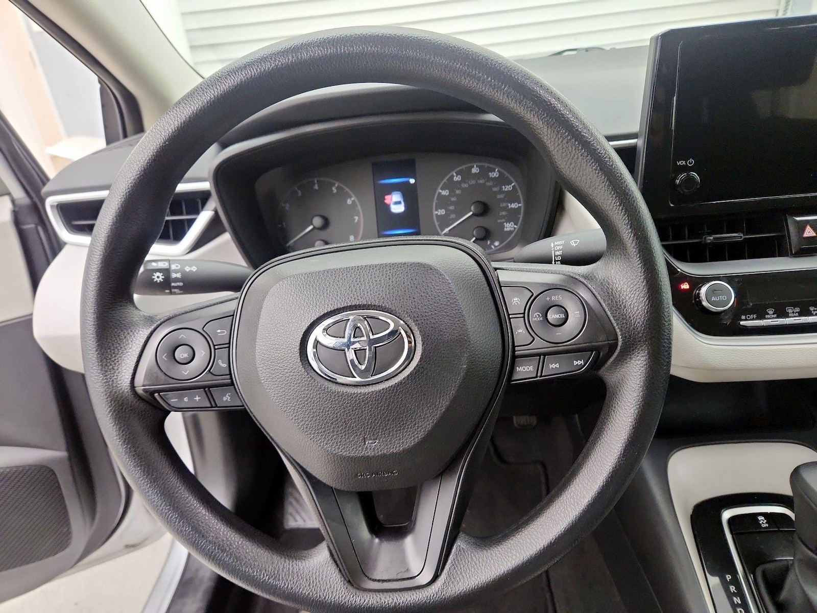 2023 Toyota Corolla LE - Photo 11