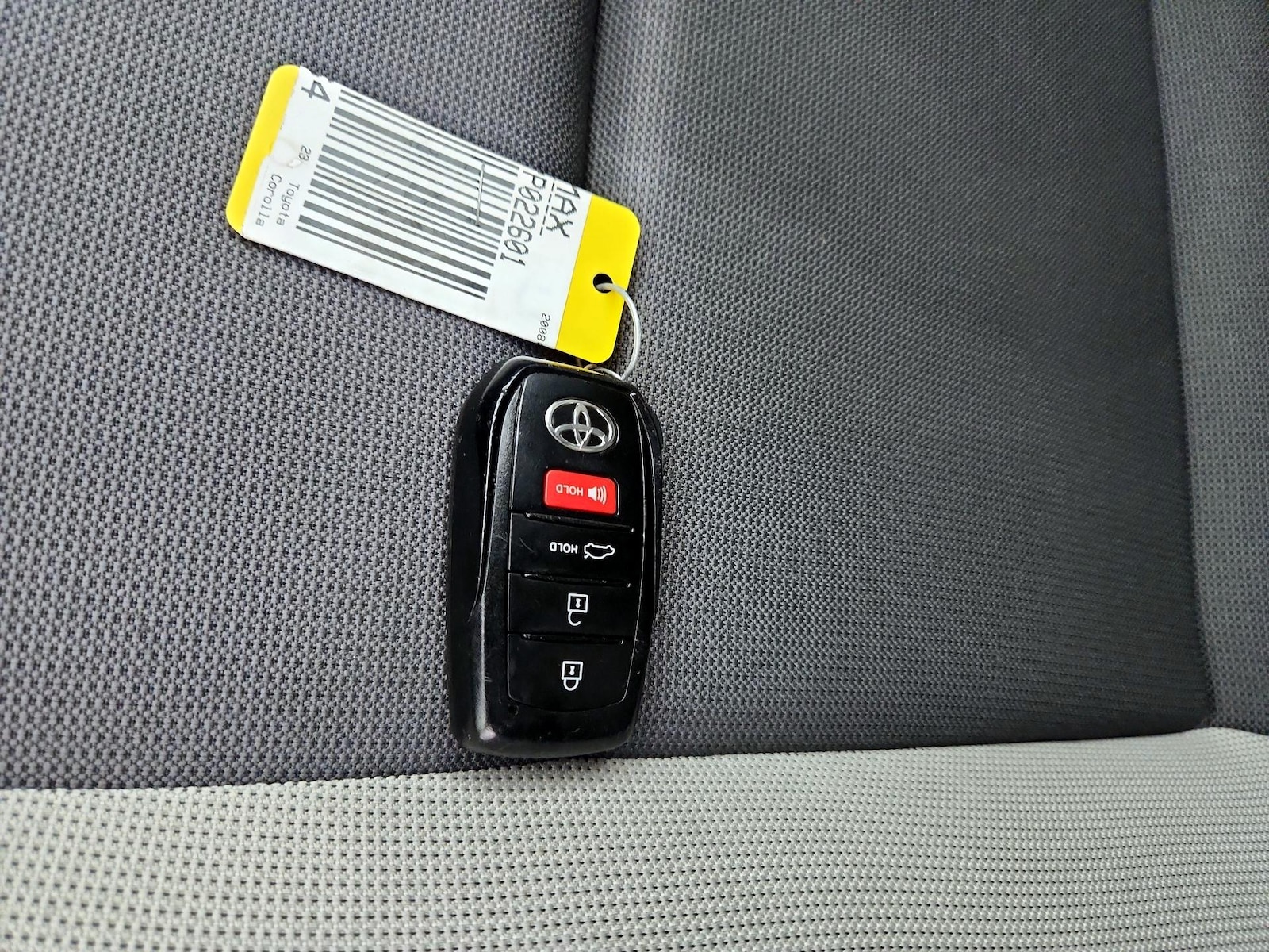 2023 Toyota Corolla LE - Photo 23